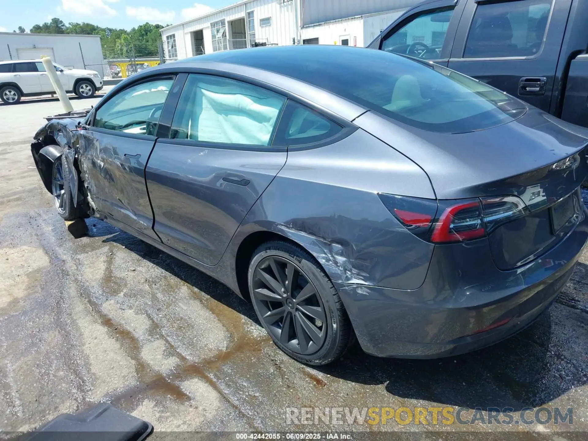 3 fotografías del automóvil dañado 5YJ3E1EA7PF413311 TESLA MODEL 3 2023