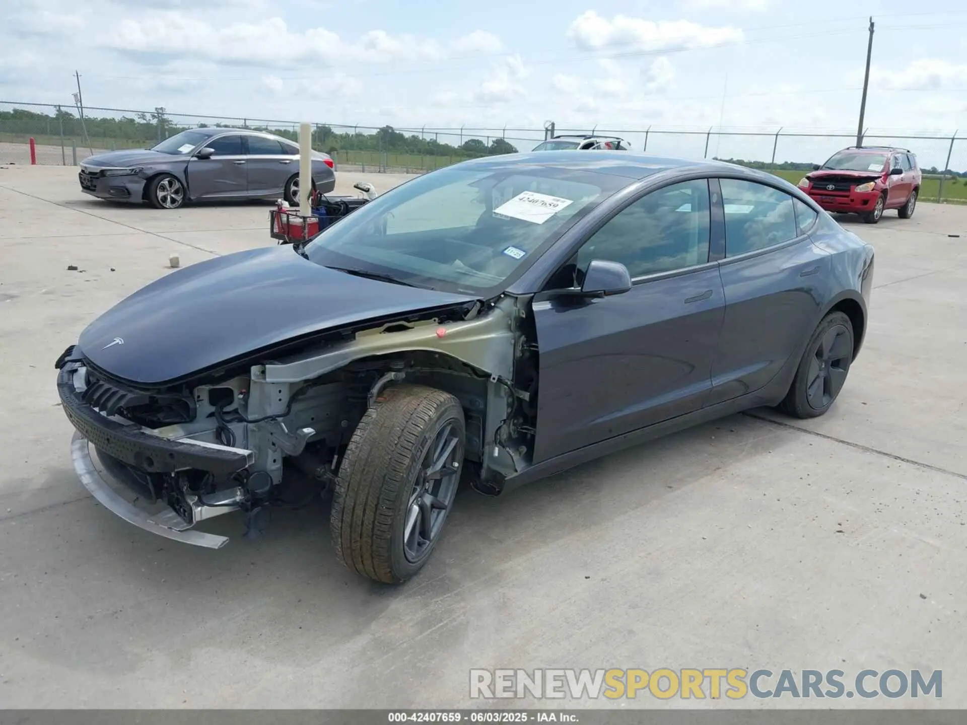 2 fotografías del automóvil dañado 5YJ3E1EA7PF417293 TESLA MODEL 3 2023