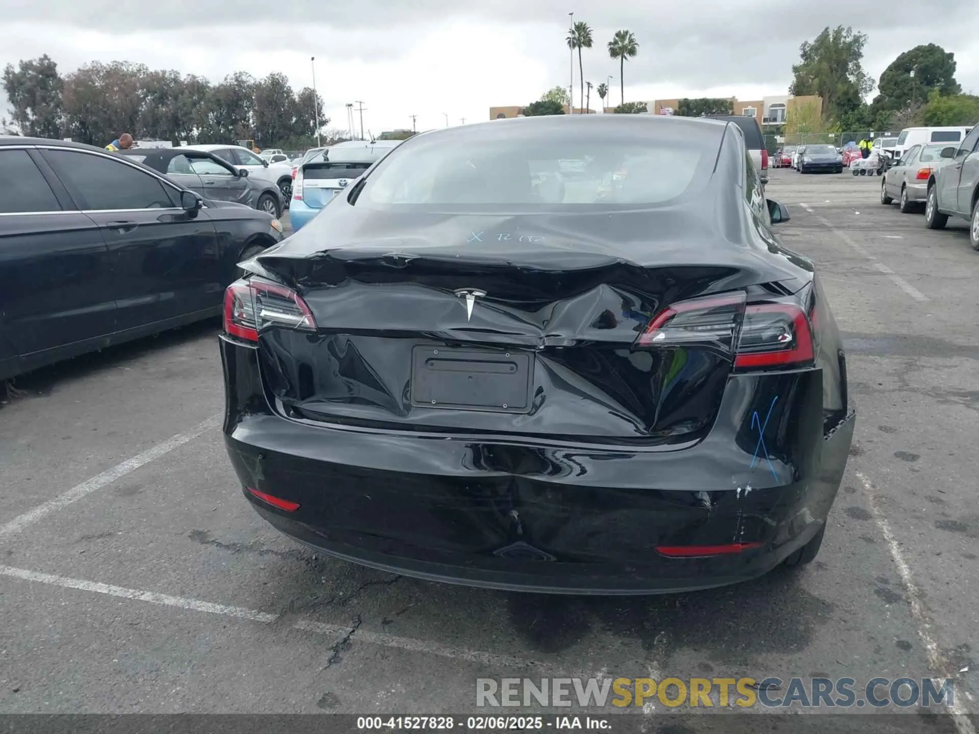 16 fotografías del automóvil dañado 5YJ3E1EA7PF425166 TESLA MODEL 3 2023