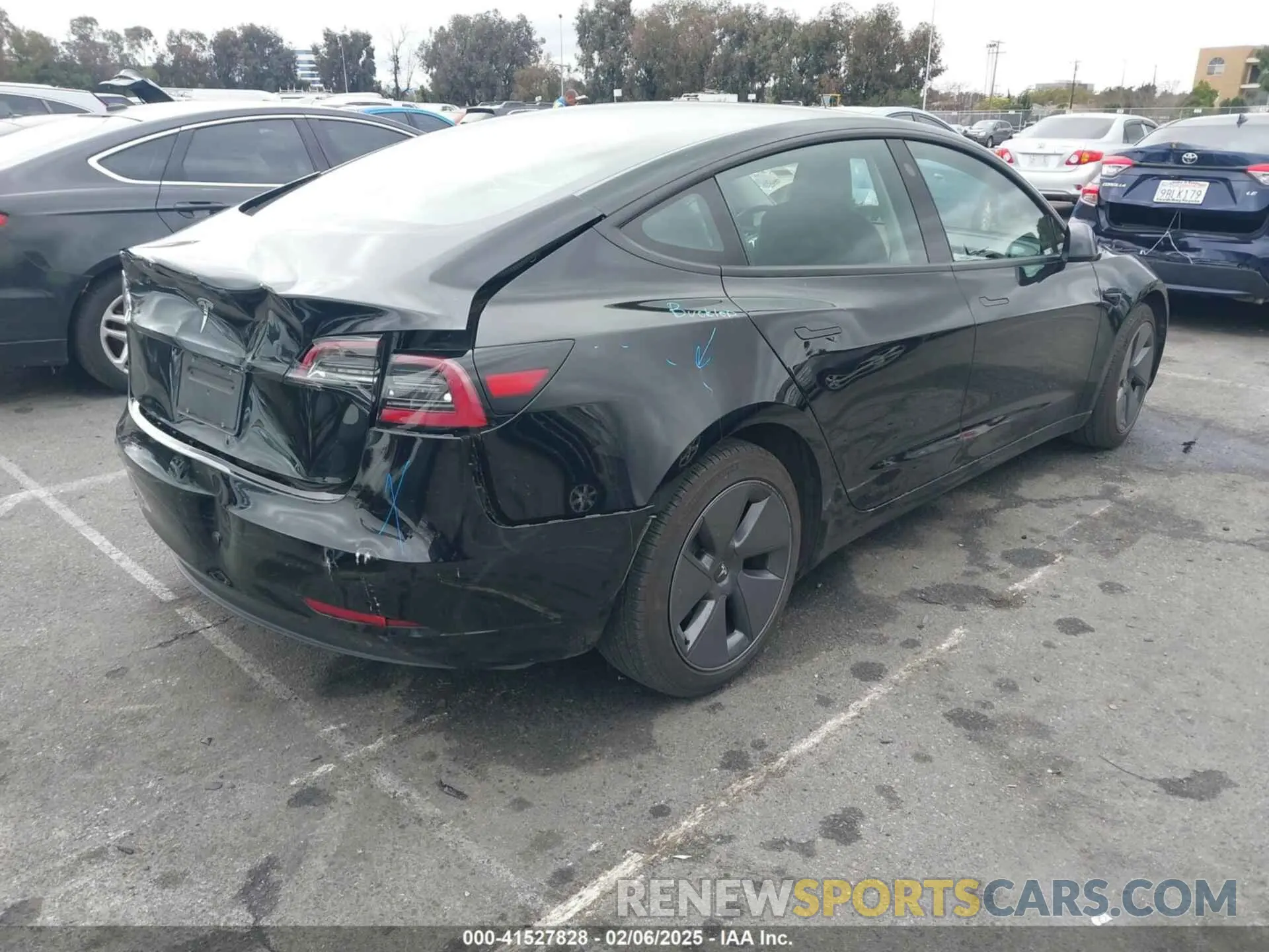 4 fotografías del automóvil dañado 5YJ3E1EA7PF425166 TESLA MODEL 3 2023