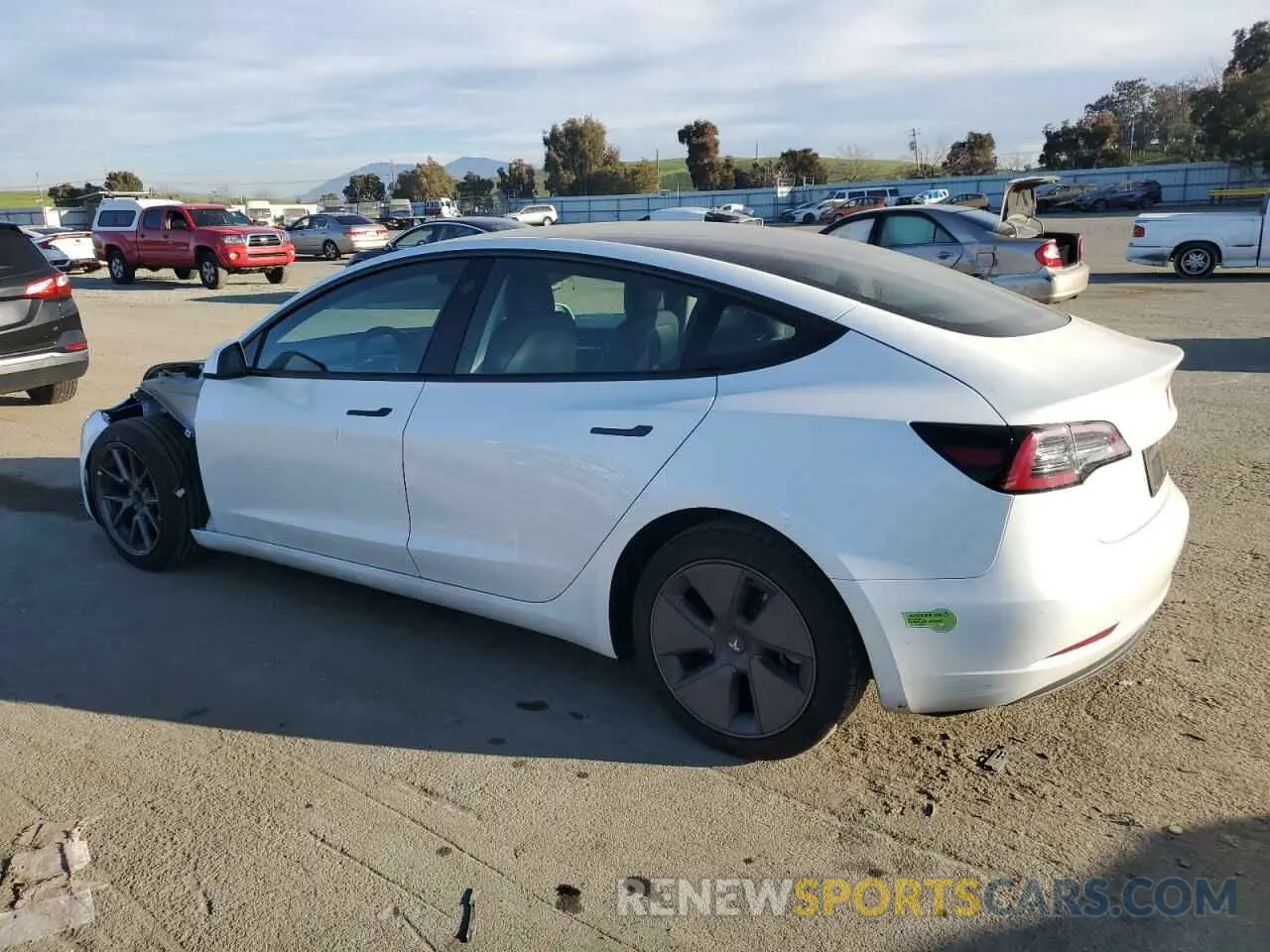 2 fotografías del automóvil dañado 5YJ3E1EA7PF434482 TESLA MODEL 3 2023