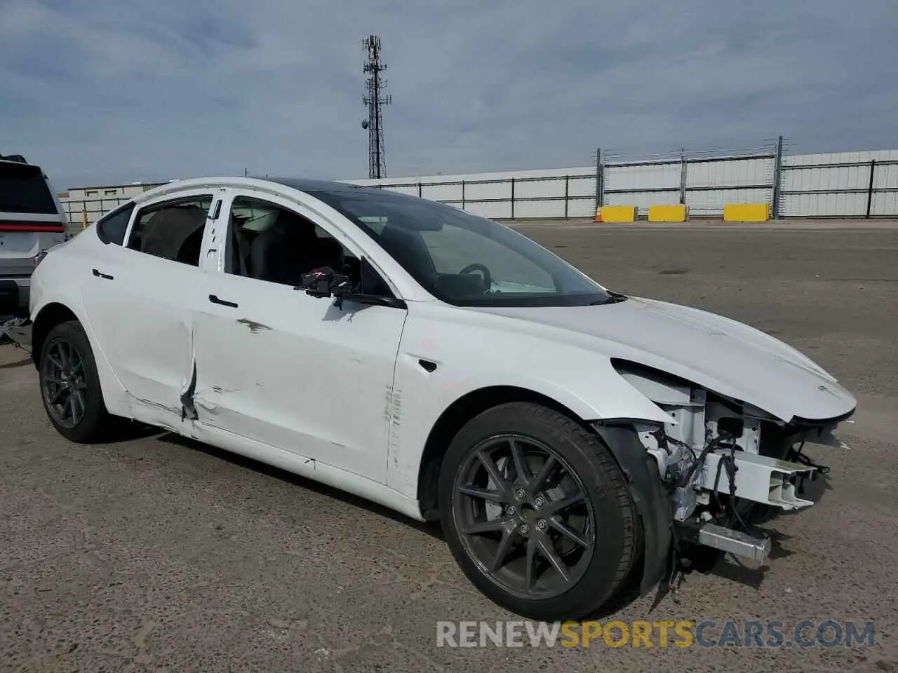 4 fotografías del automóvil dañado 5YJ3E1EA7PF546974 TESLA MODEL 3 2023