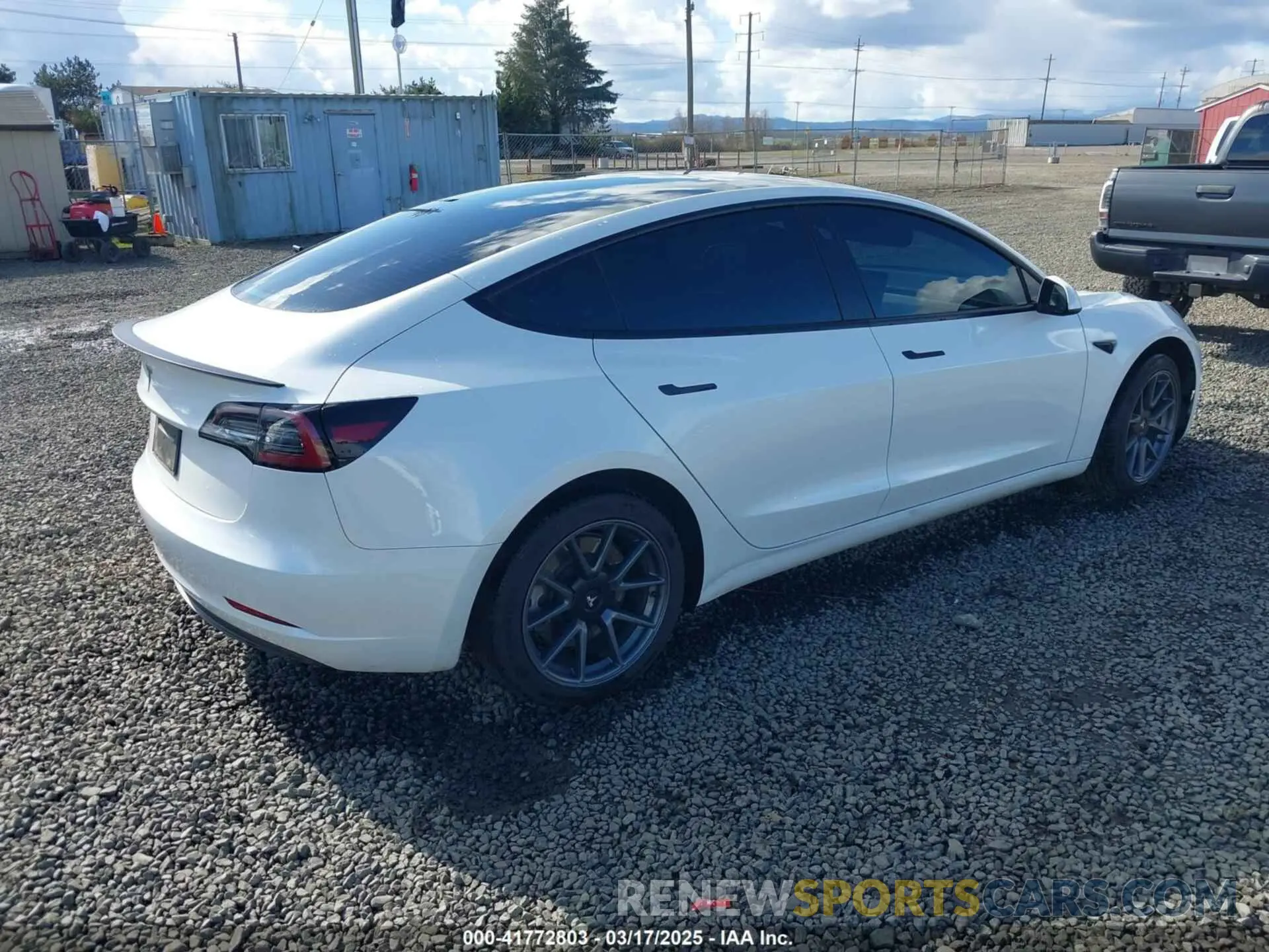 4 fotografías del automóvil dañado 5YJ3E1EA7PF570871 TESLA MODEL 3 2023