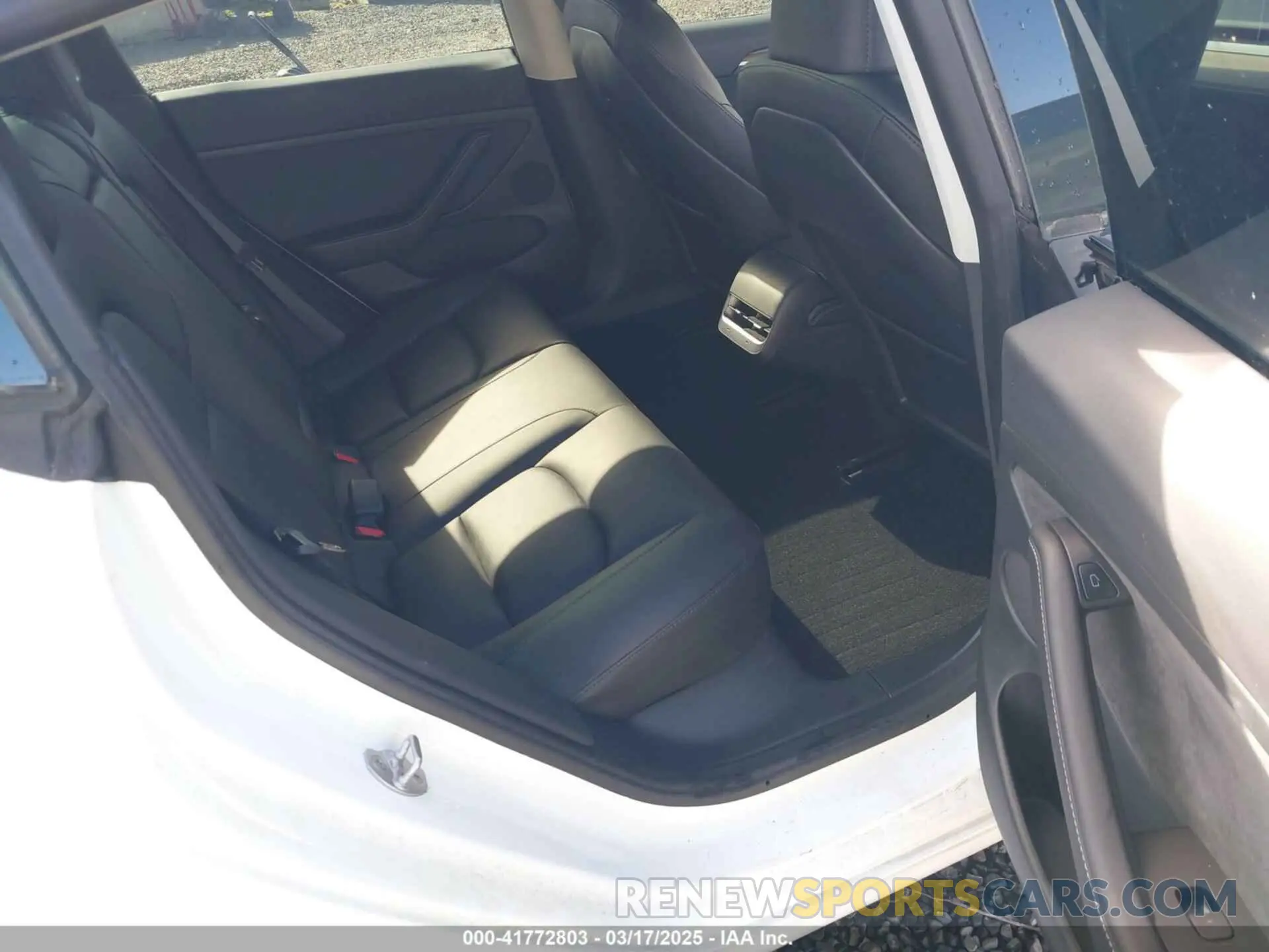 8 fotografías del automóvil dañado 5YJ3E1EA7PF570871 TESLA MODEL 3 2023