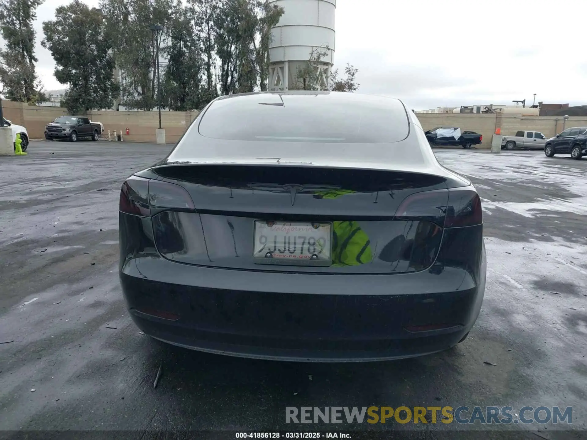 17 fotografías del automóvil dañado 5YJ3E1EA7PF587427 TESLA MODEL 3 2023