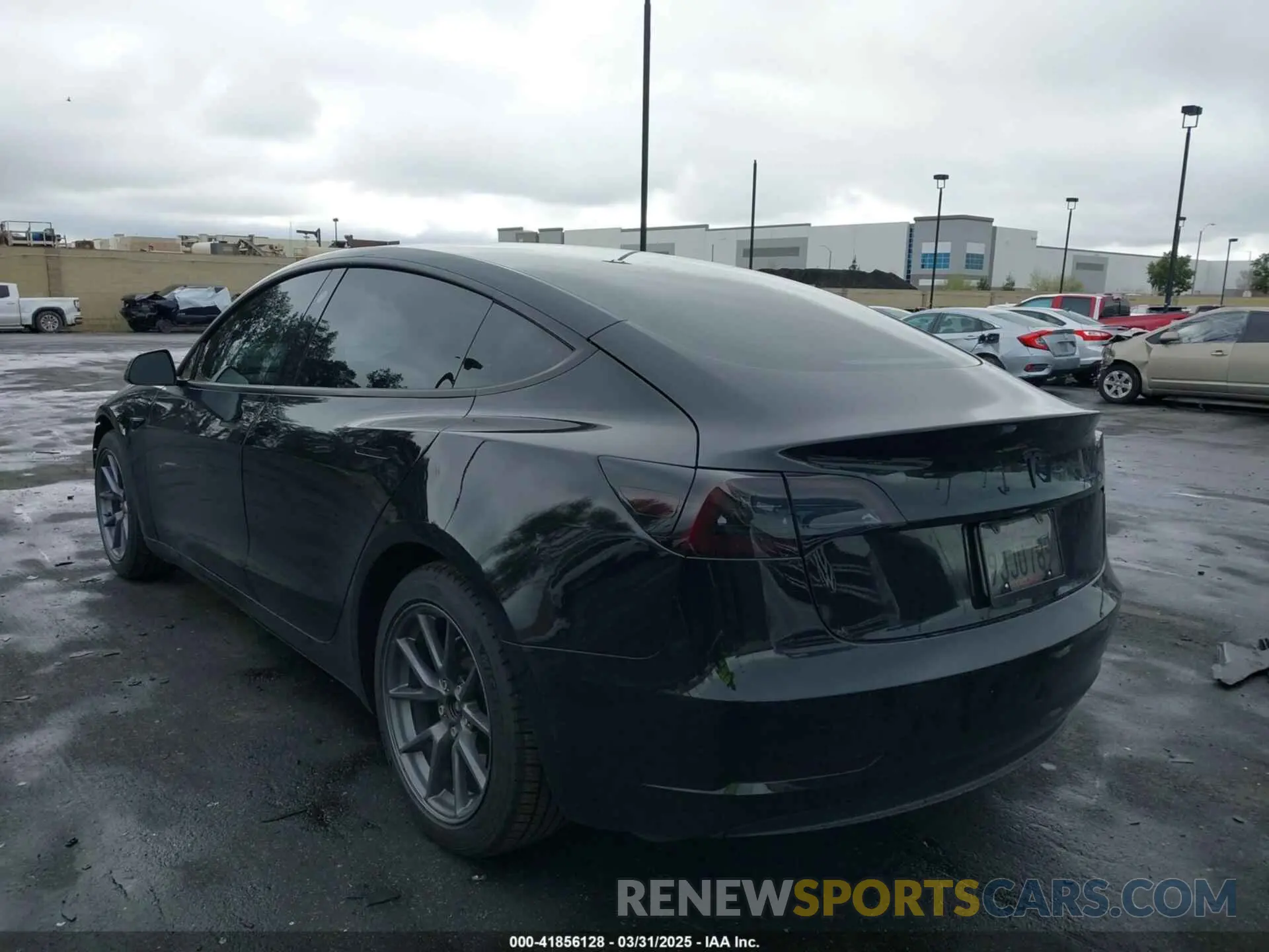 3 fotografías del automóvil dañado 5YJ3E1EA7PF587427 TESLA MODEL 3 2023