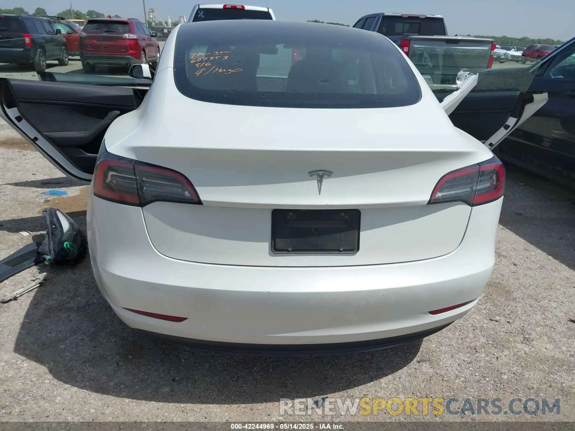 16 fotografías del automóvil dañado 5YJ3E1EA7PF607353 TESLA MODEL 3 2023