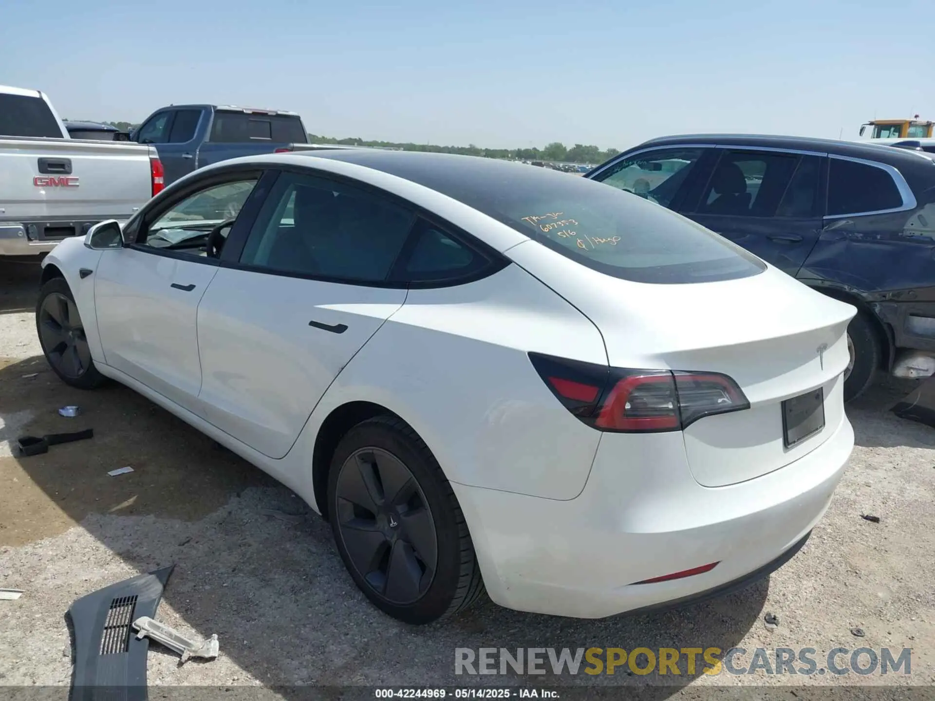 3 fotografías del automóvil dañado 5YJ3E1EA7PF607353 TESLA MODEL 3 2023