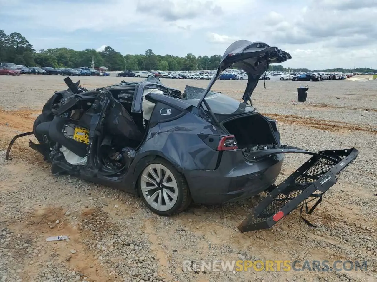 2 fotografías del automóvil dañado 5YJ3E1EA7PF627103 TESLA MODEL 3 2023