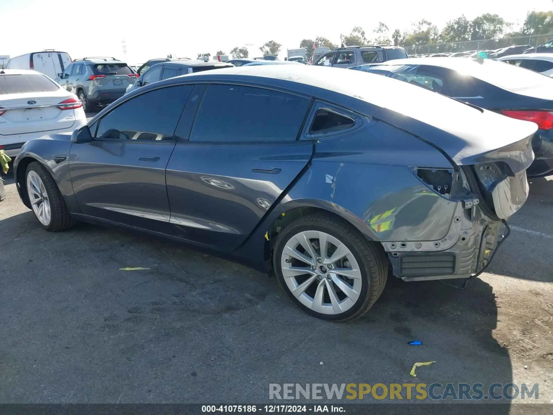 3 fotografías del automóvil dañado 5YJ3E1EA7PF652860 TESLA MODEL 3 2023