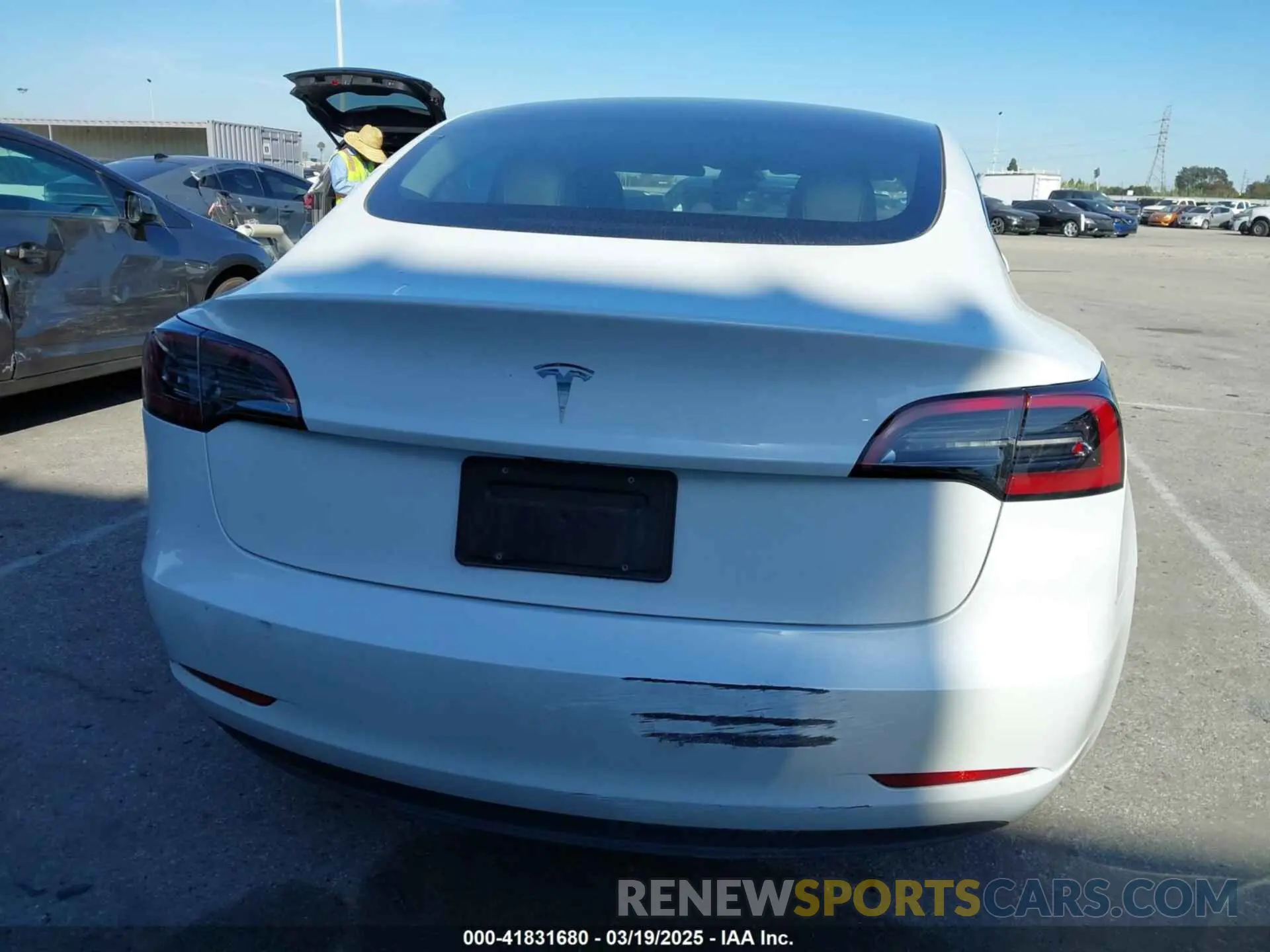 15 fotografías del automóvil dañado 5YJ3E1EA7PF693103 TESLA MODEL 3 2023