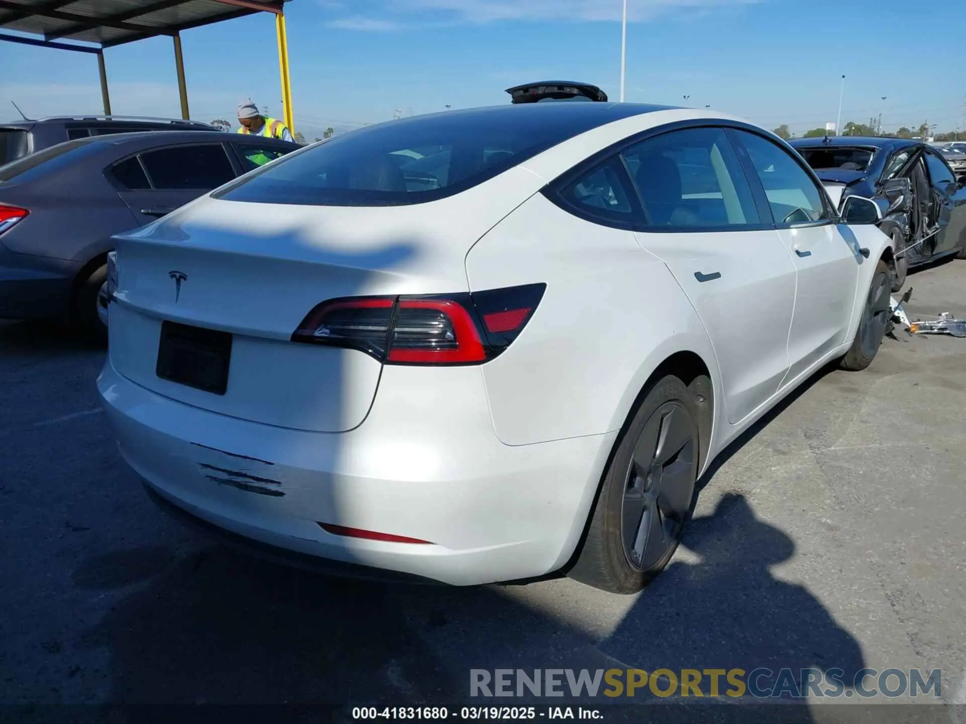 4 fotografías del automóvil dañado 5YJ3E1EA7PF693103 TESLA MODEL 3 2023
