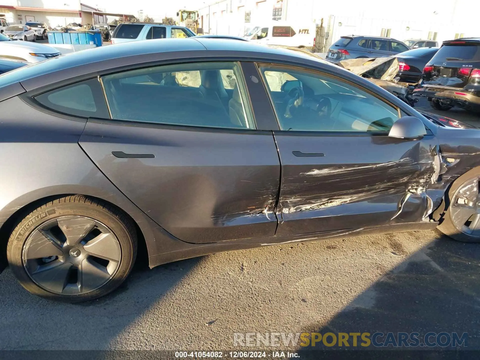 13 fotografías del automóvil dañado 5YJ3E1EA7PF714998 TESLA MODEL 3 2023