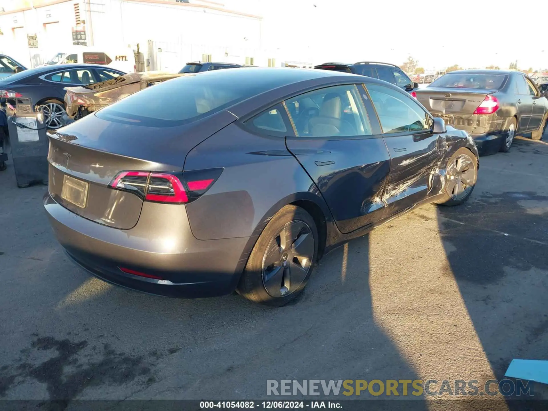 4 fotografías del automóvil dañado 5YJ3E1EA7PF714998 TESLA MODEL 3 2023
