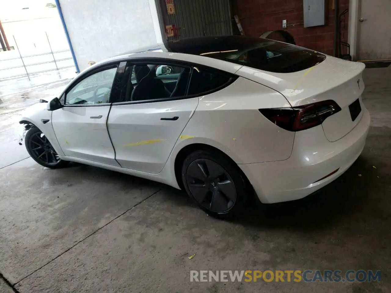 2 fotografías del automóvil dañado 5YJ3E1EA8PF385664 TESLA MODEL 3 2023