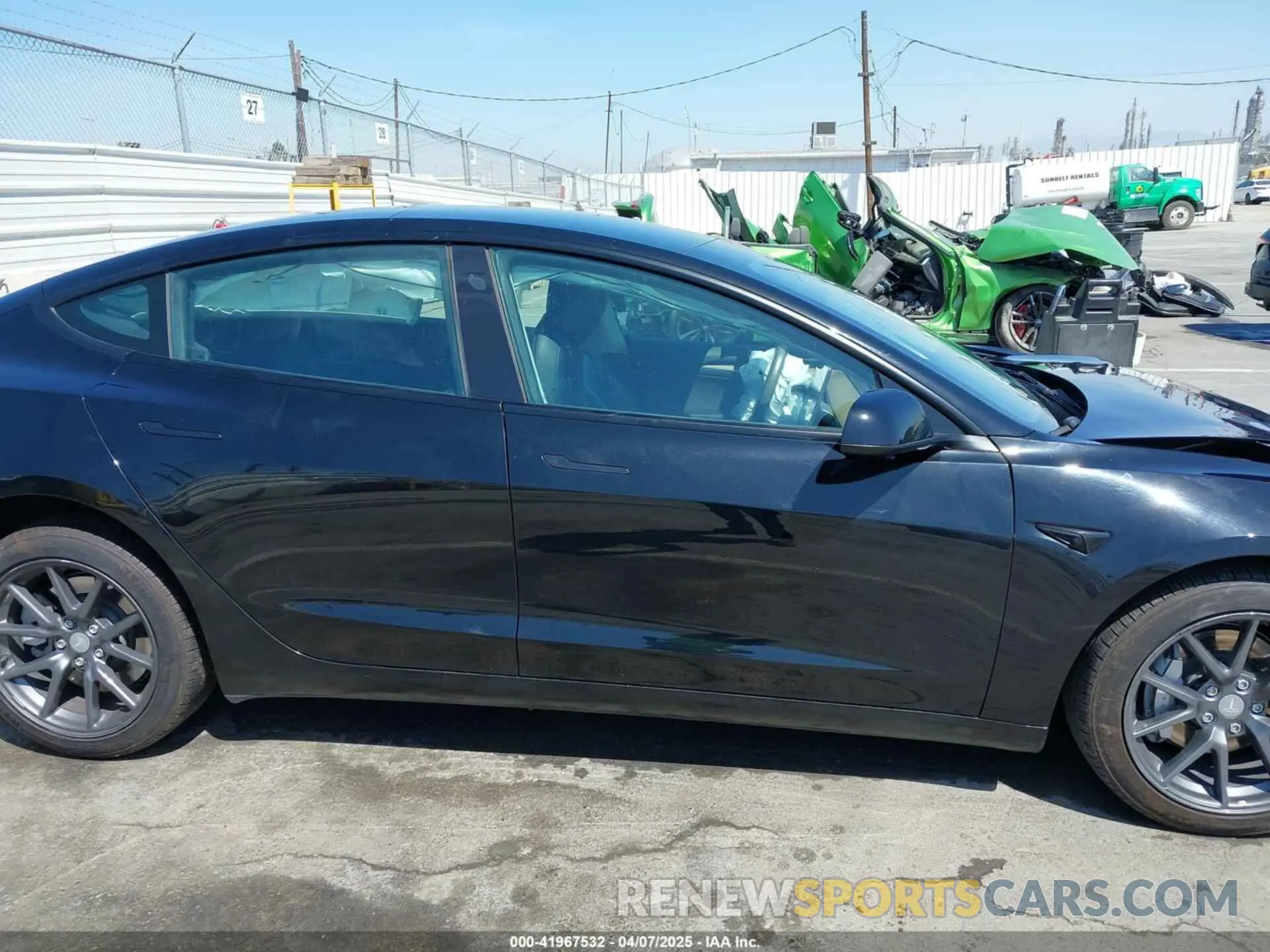 12 fotografías del automóvil dañado 5YJ3E1EA8PF403113 TESLA MODEL 3 2023