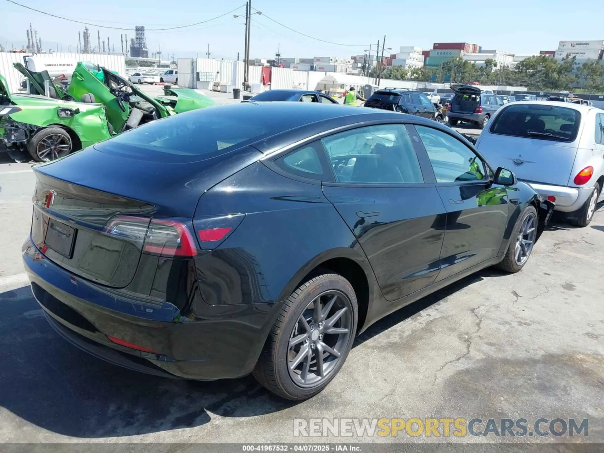4 fotografías del automóvil dañado 5YJ3E1EA8PF403113 TESLA MODEL 3 2023