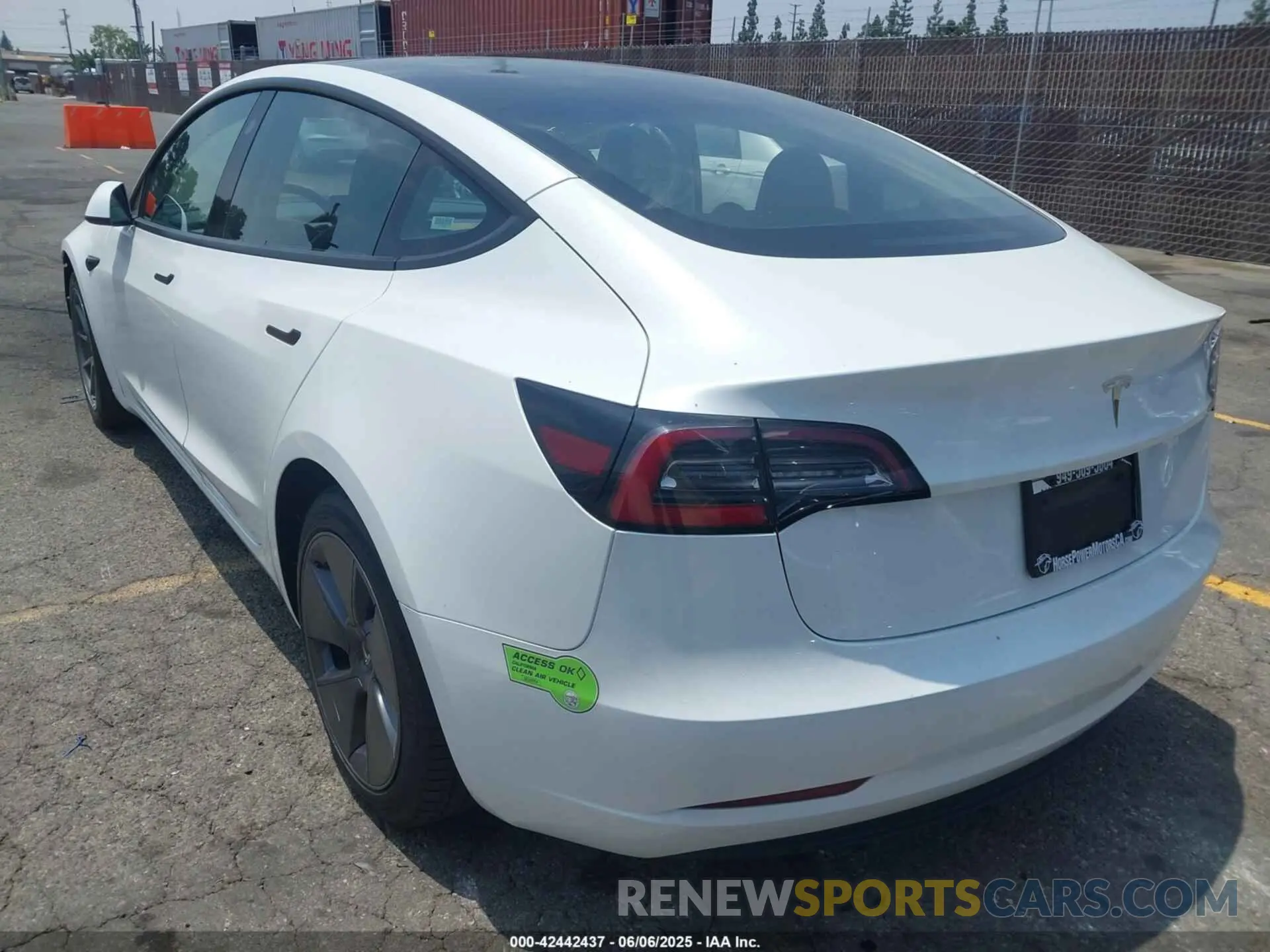 3 fotografías del automóvil dañado 5YJ3E1EA8PF450528 TESLA MODEL 3 2023