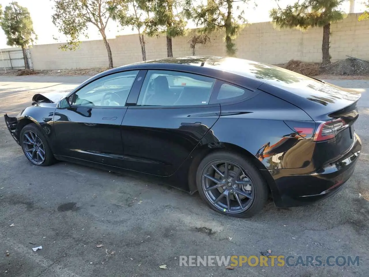 2 fotografías del automóvil dañado 5YJ3E1EA8PF460363 TESLA MODEL 3 2023
