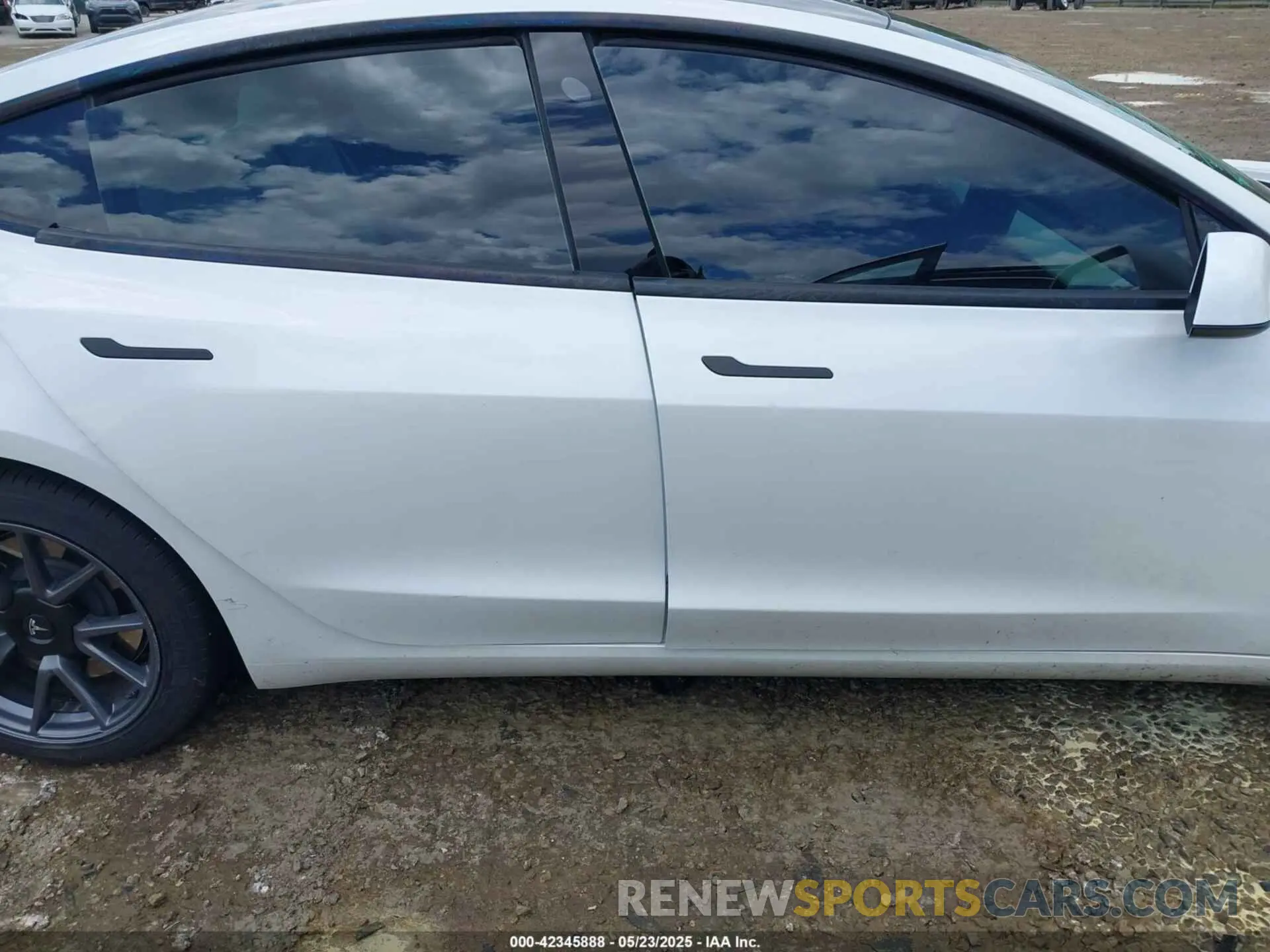 13 fotografías del automóvil dañado 5YJ3E1EA8PF608429 TESLA MODEL 3 2023