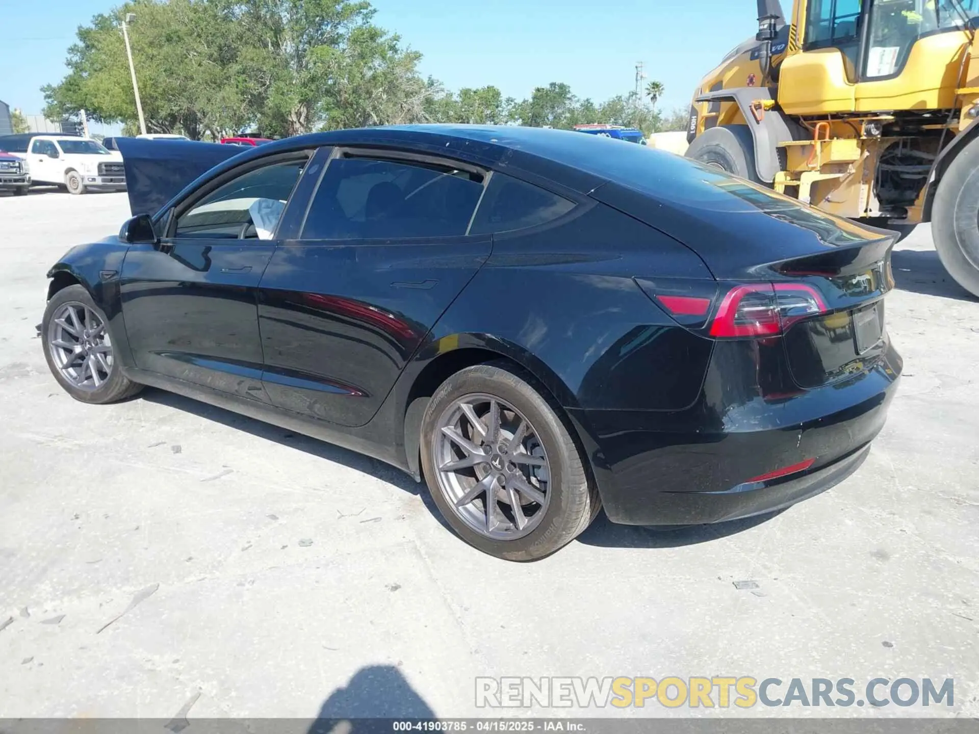 3 fotografías del automóvil dañado 5YJ3E1EA8PF620239 TESLA MODEL 3 2023