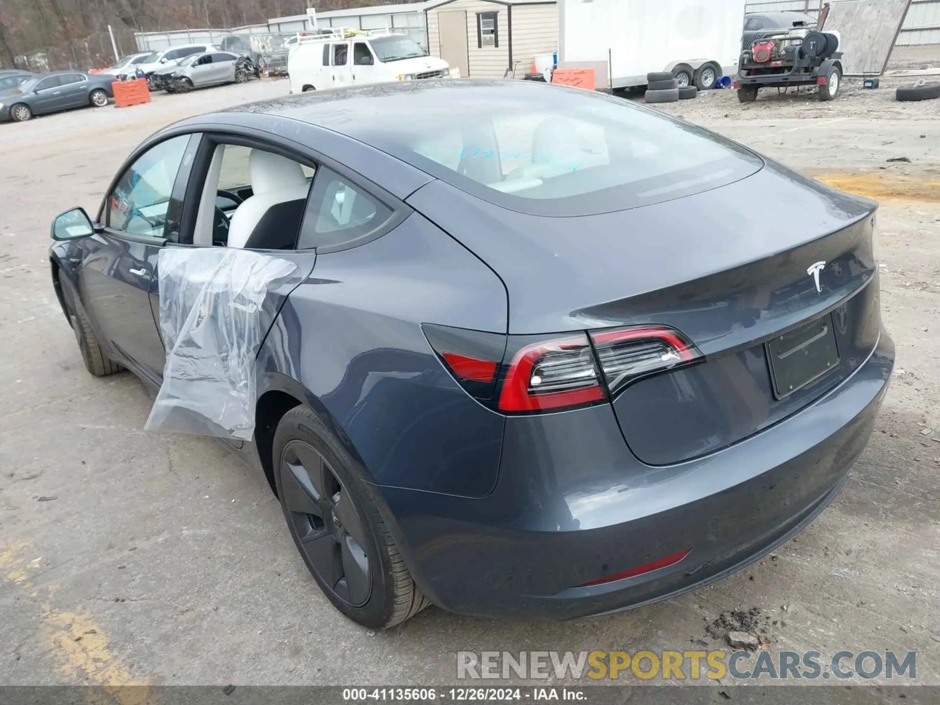 3 fotografías del automóvil dañado 5YJ3E1EA8PF642502 TESLA MODEL 3 2023
