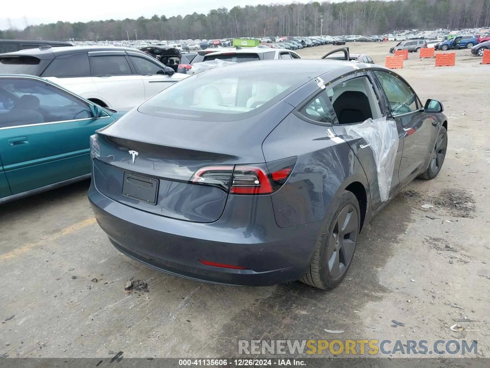 4 fotografías del automóvil dañado 5YJ3E1EA8PF642502 TESLA MODEL 3 2023