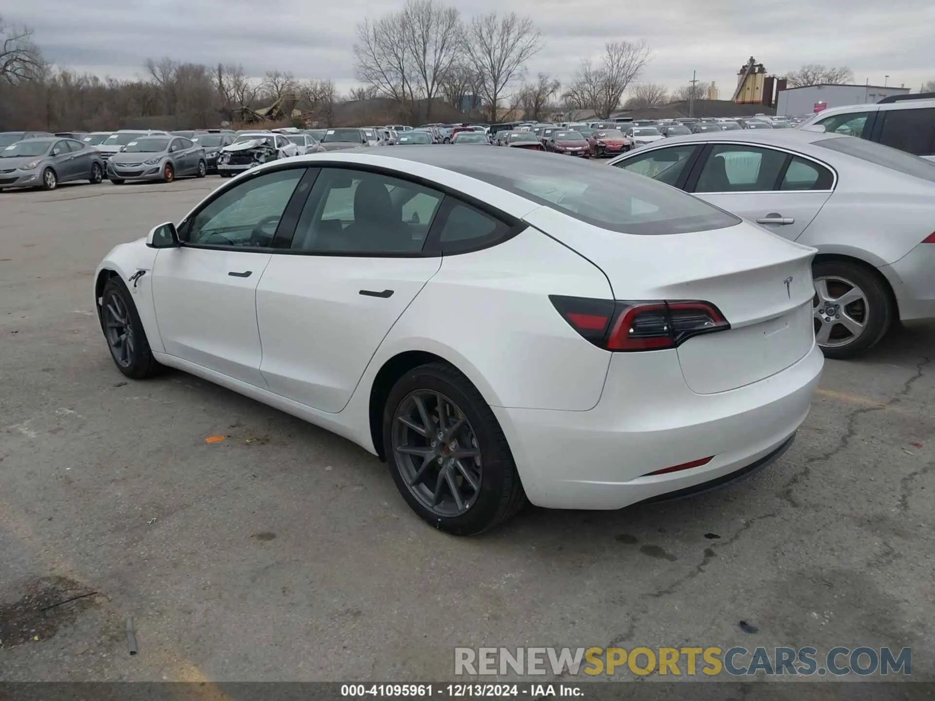 3 fotografías del automóvil dañado 5YJ3E1EA8PF654567 TESLA MODEL 3 2023