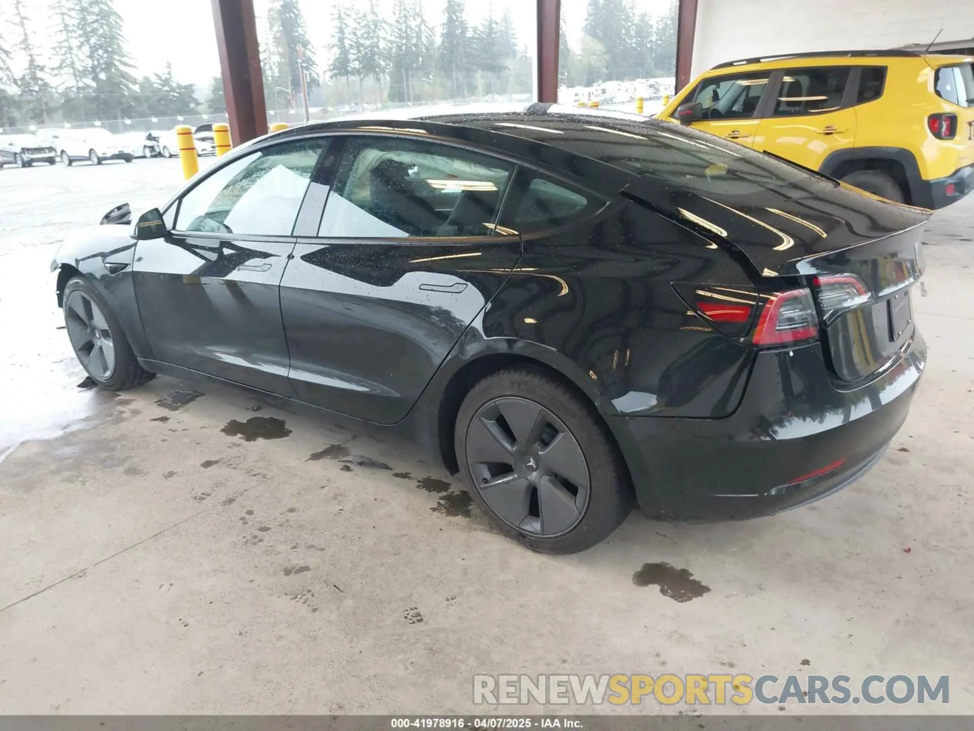 3 fotografías del automóvil dañado 5YJ3E1EA8PF683972 TESLA MODEL 3 2023