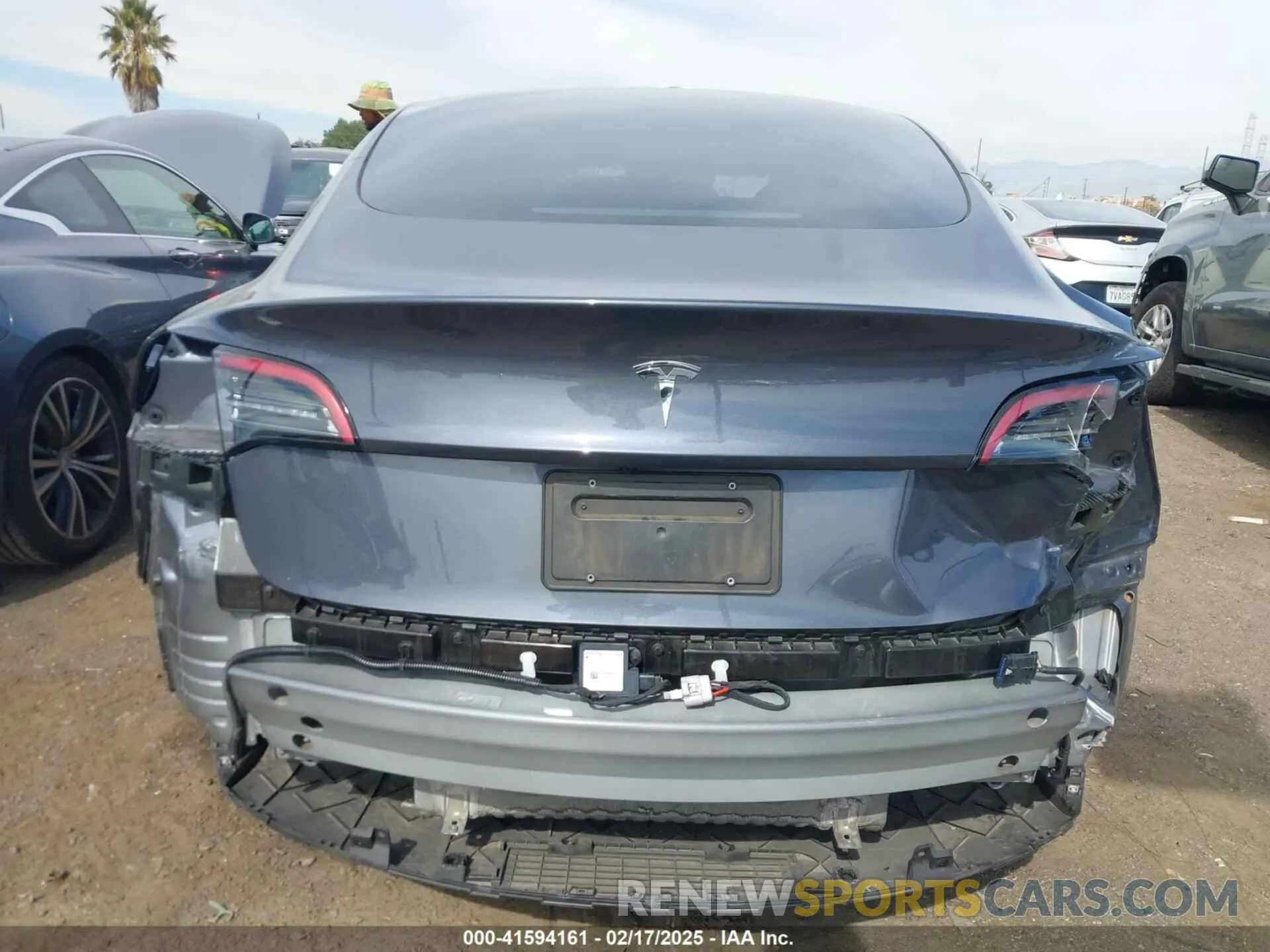 17 fotografías del automóvil dañado 5YJ3E1EA8PF700690 TESLA MODEL 3 2023