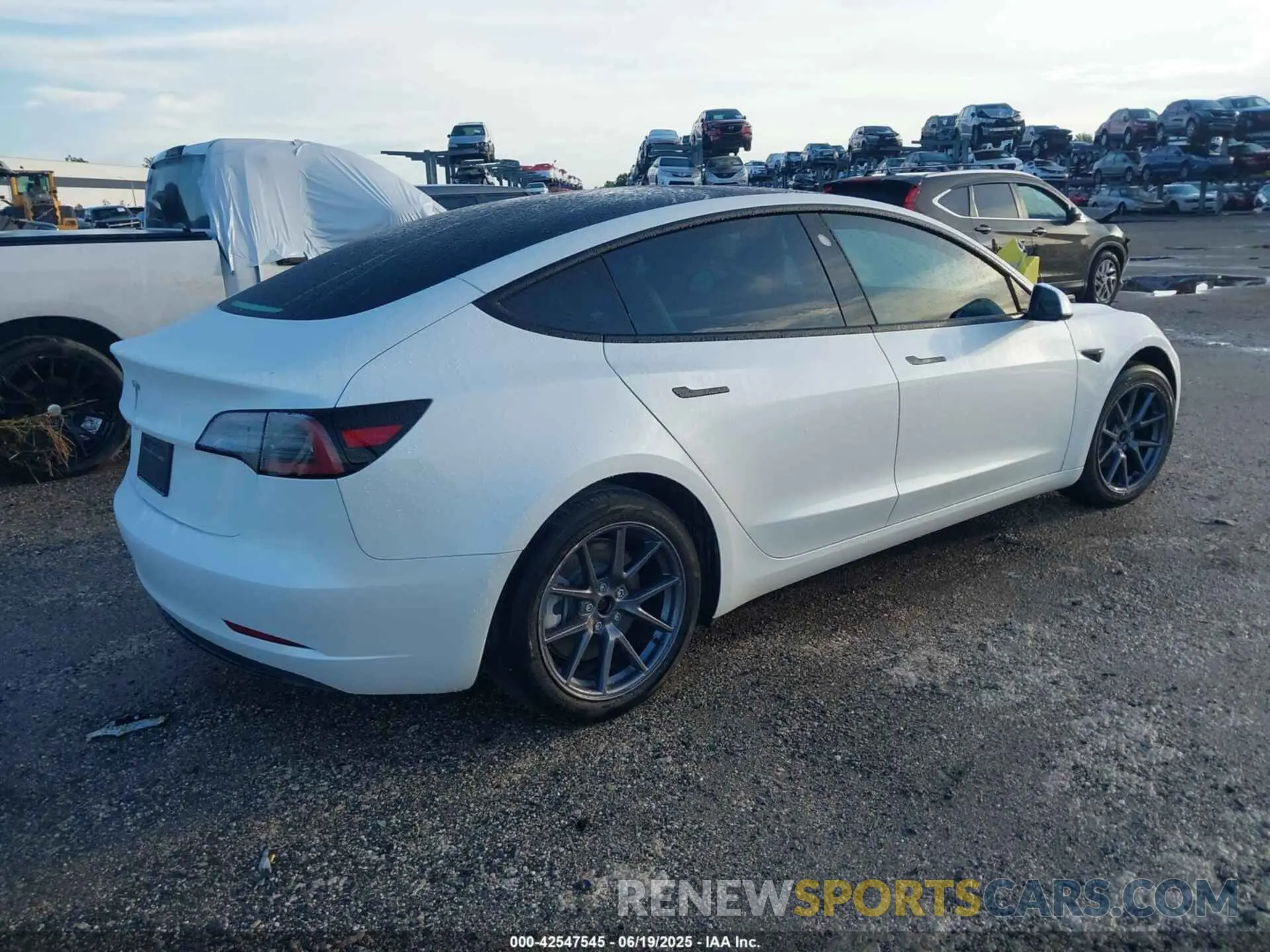 4 fotografías del automóvil dañado 5YJ3E1EA9PF479343 TESLA MODEL 3 2023