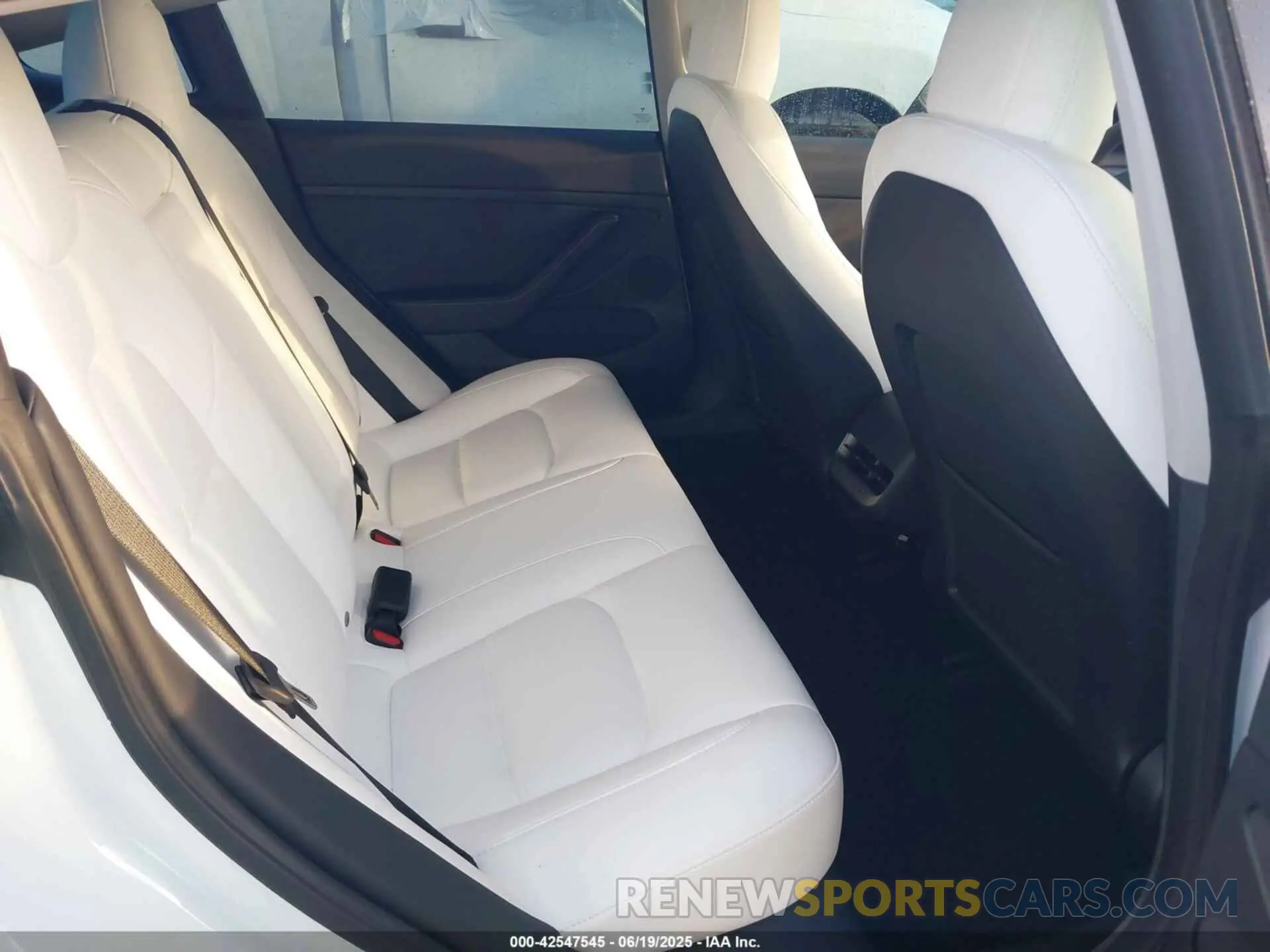 8 fotografías del automóvil dañado 5YJ3E1EA9PF479343 TESLA MODEL 3 2023