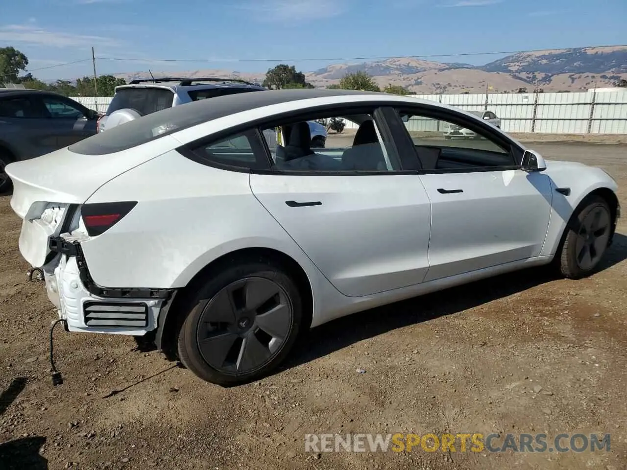 3 fotografías del automóvil dañado 5YJ3E1EA9PF542716 TESLA MODEL 3 2023