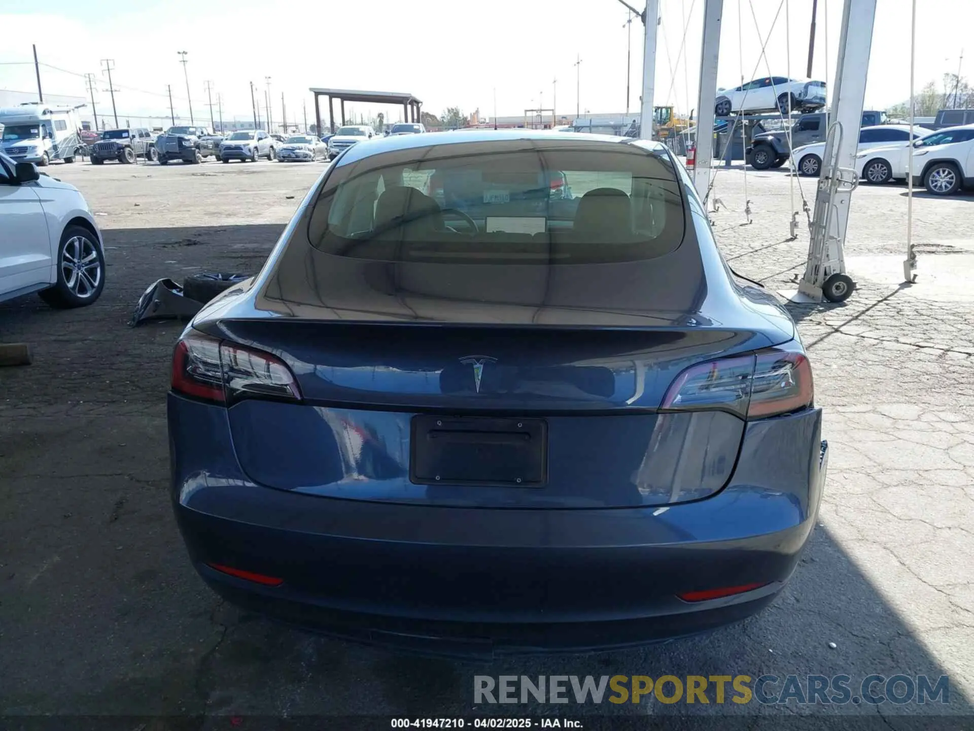17 fotografías del automóvil dañado 5YJ3E1EA9PF560584 TESLA MODEL 3 2023