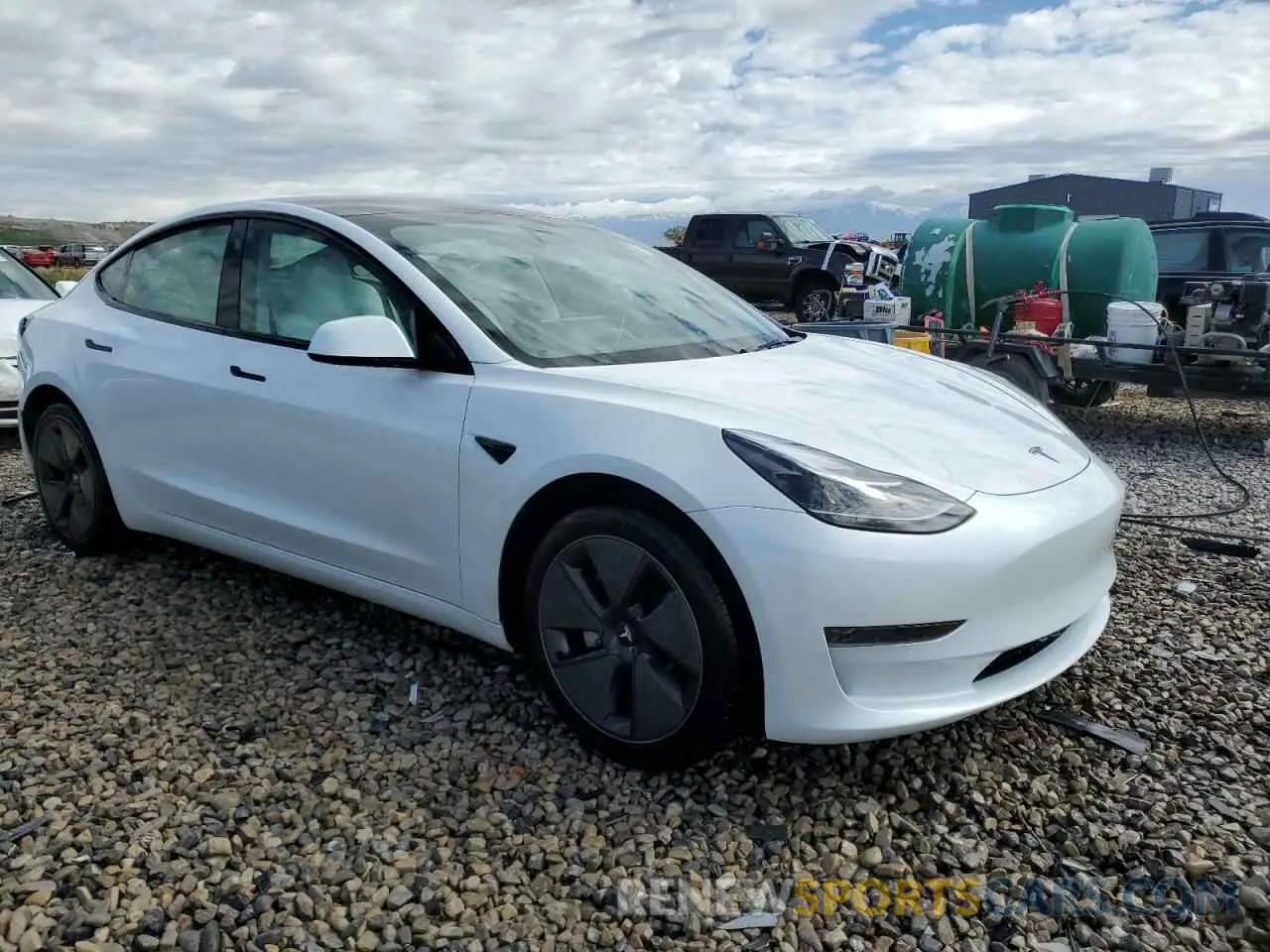 4 fotografías del automóvil dañado 5YJ3E1EA9PF569835 TESLA MODEL 3 2023
