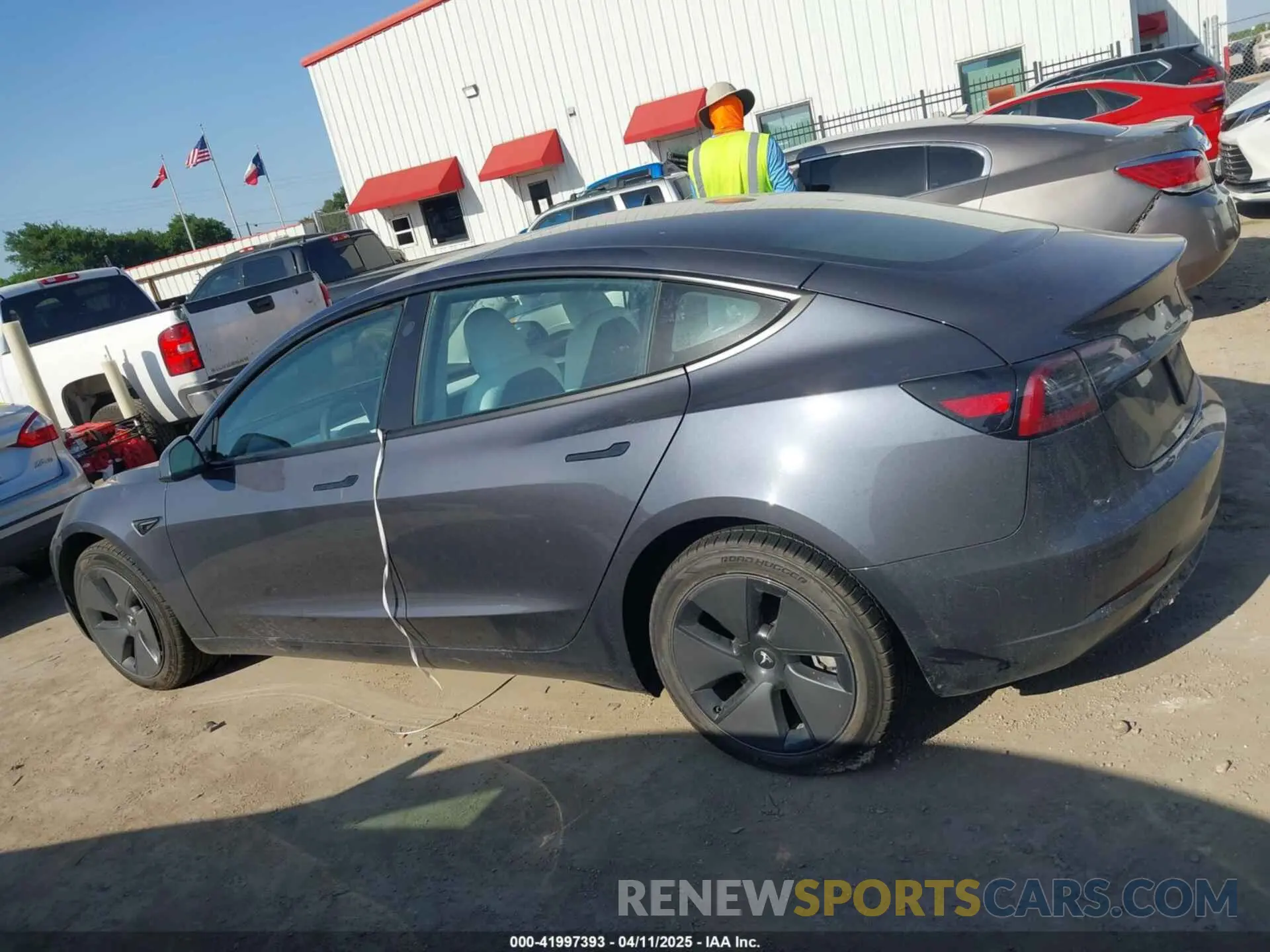 13 fotografías del automóvil dañado 5YJ3E1EA9PF641908 TESLA MODEL 3 2023