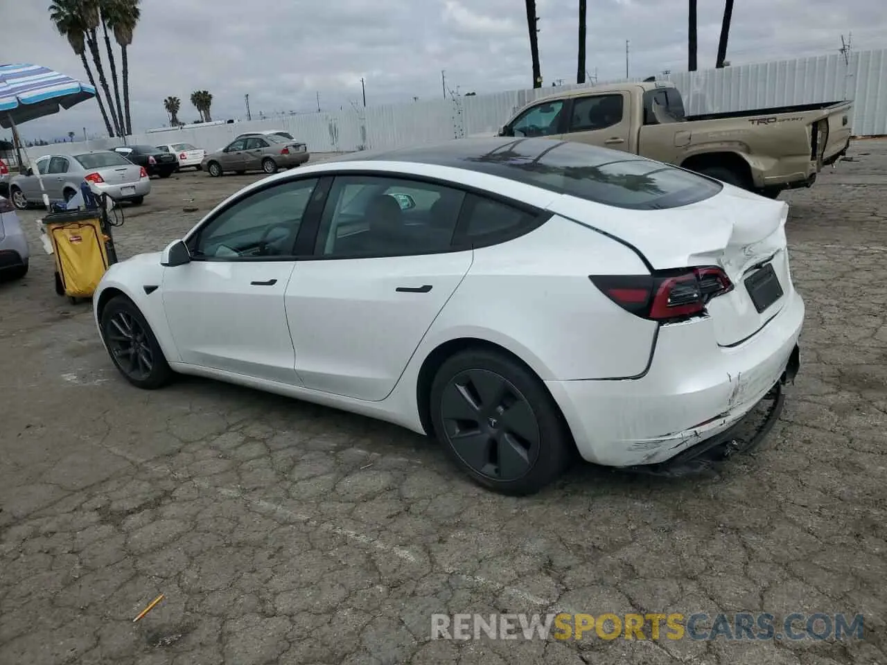 2 fotografías del automóvil dañado 5YJ3E1EA9PF646932 TESLA MODEL 3 2023