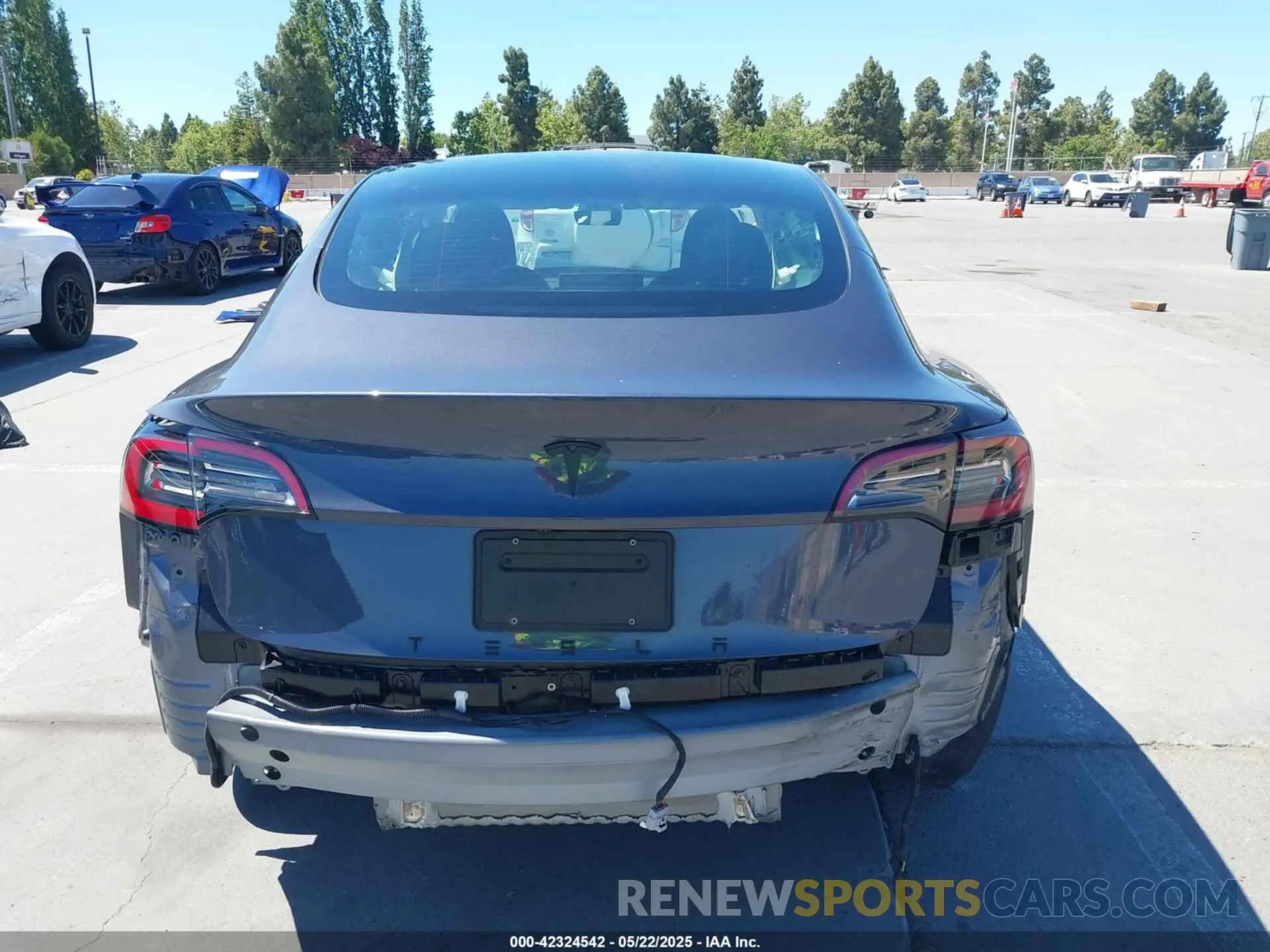 16 fotografías del automóvil dañado 5YJ3E1EA9PF674309 TESLA MODEL 3 2023
