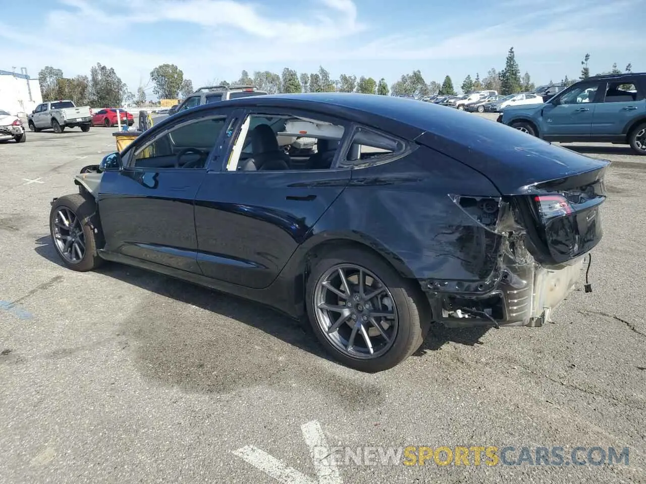 2 fotografías del automóvil dañado 5YJ3E1EA9PF676724 TESLA MODEL 3 2023