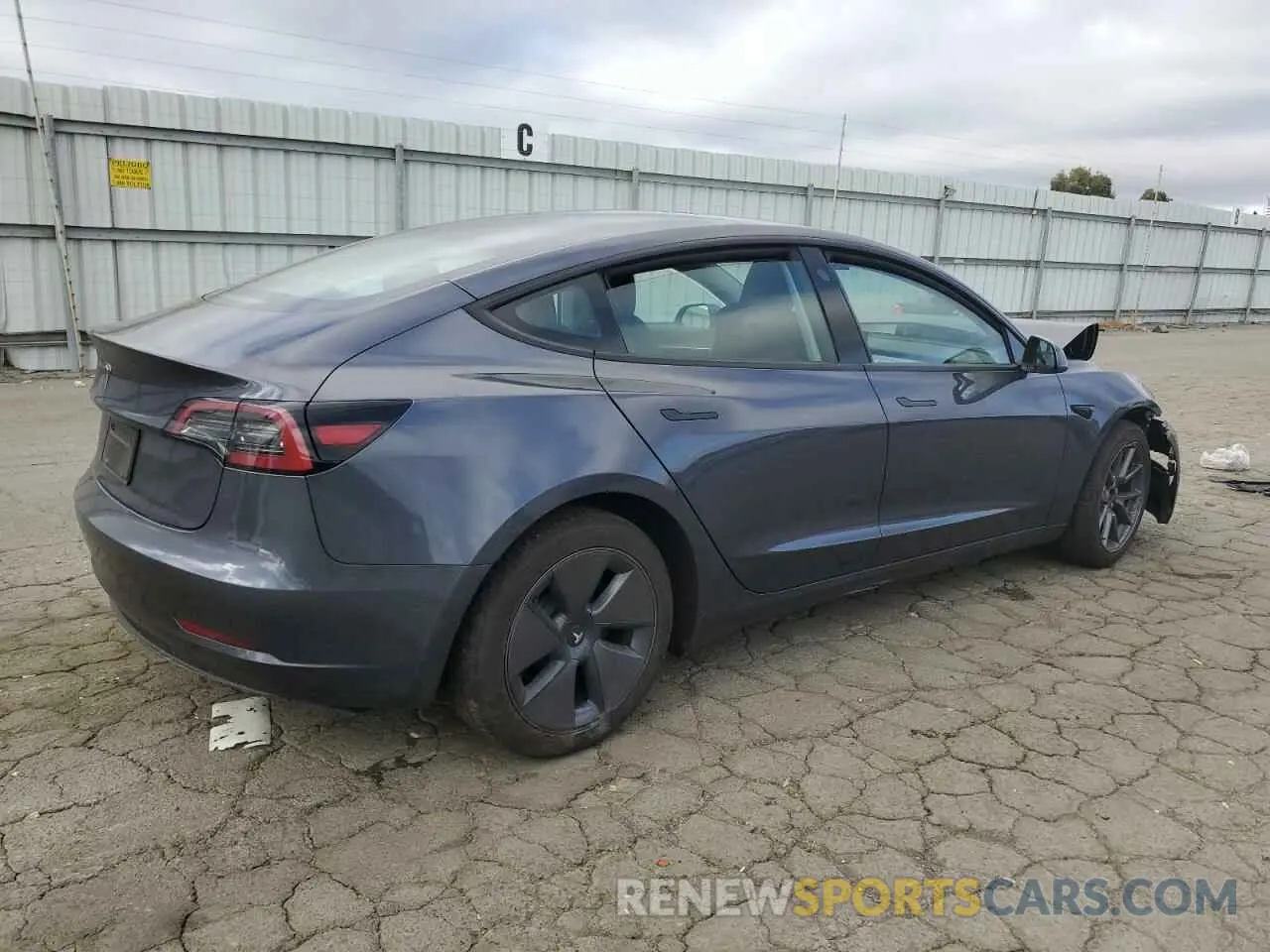 3 fotografías del automóvil dañado 5YJ3E1EA9PF704747 TESLA MODEL 3 2023