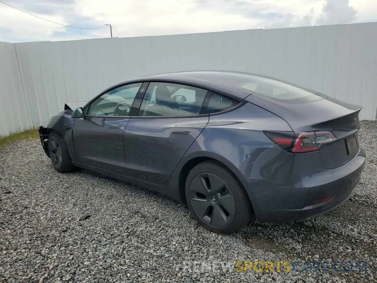 2 fotografías del automóvil dañado 5YJ3E1EAXPF436095 TESLA MODEL 3 2023