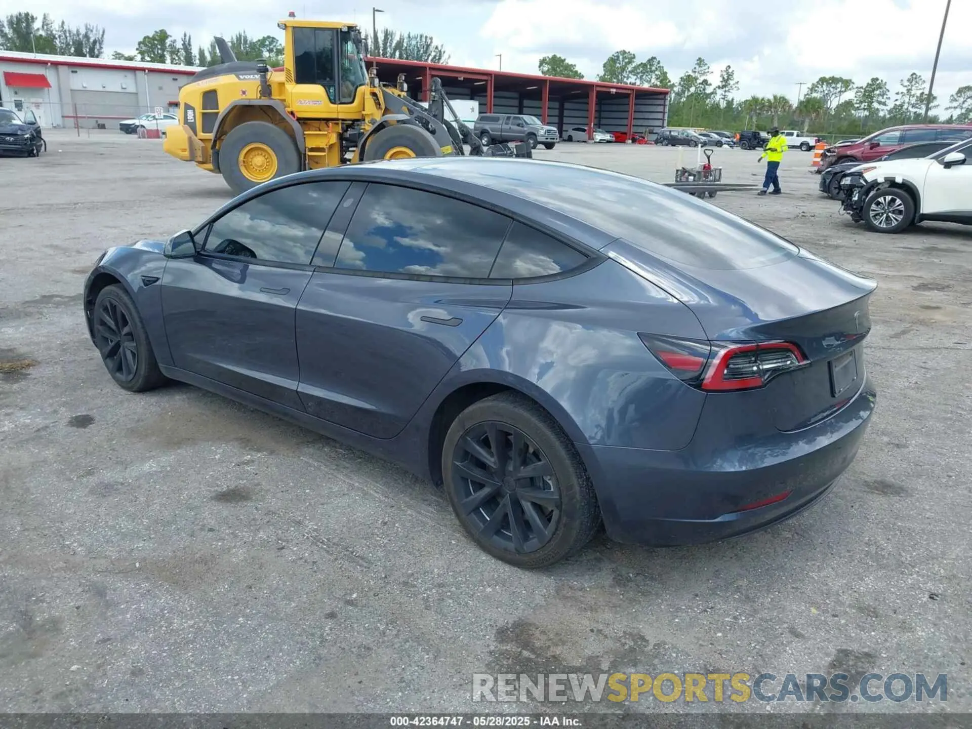3 fotografías del automóvil dañado 5YJ3E1EAXPF453060 TESLA MODEL 3 2023