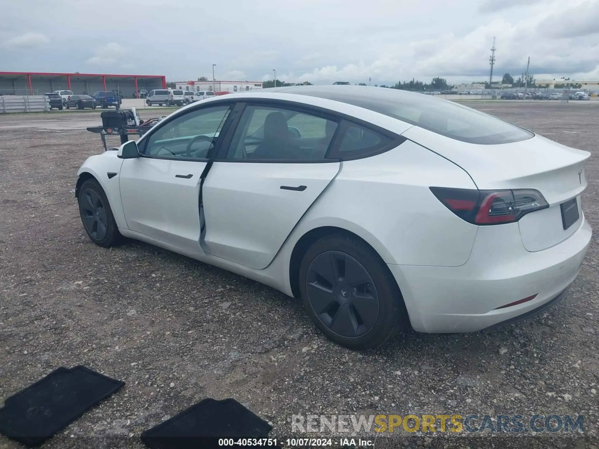 3 fotografías del automóvil dañado 5YJ3E1EAXPF456282 TESLA MODEL 3 2023