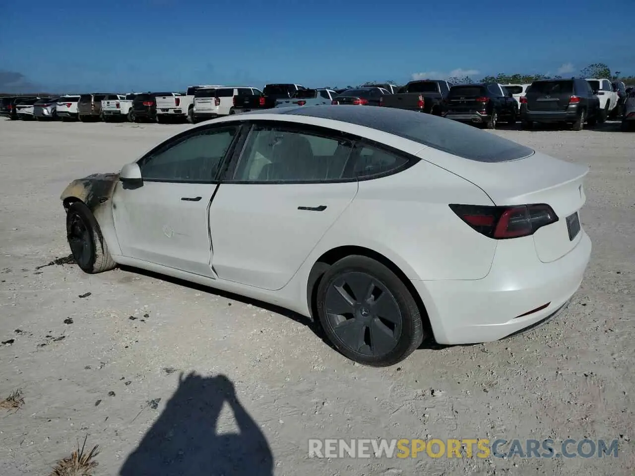 2 fotografías del automóvil dañado 5YJ3E1EAXPF484292 TESLA MODEL 3 2023