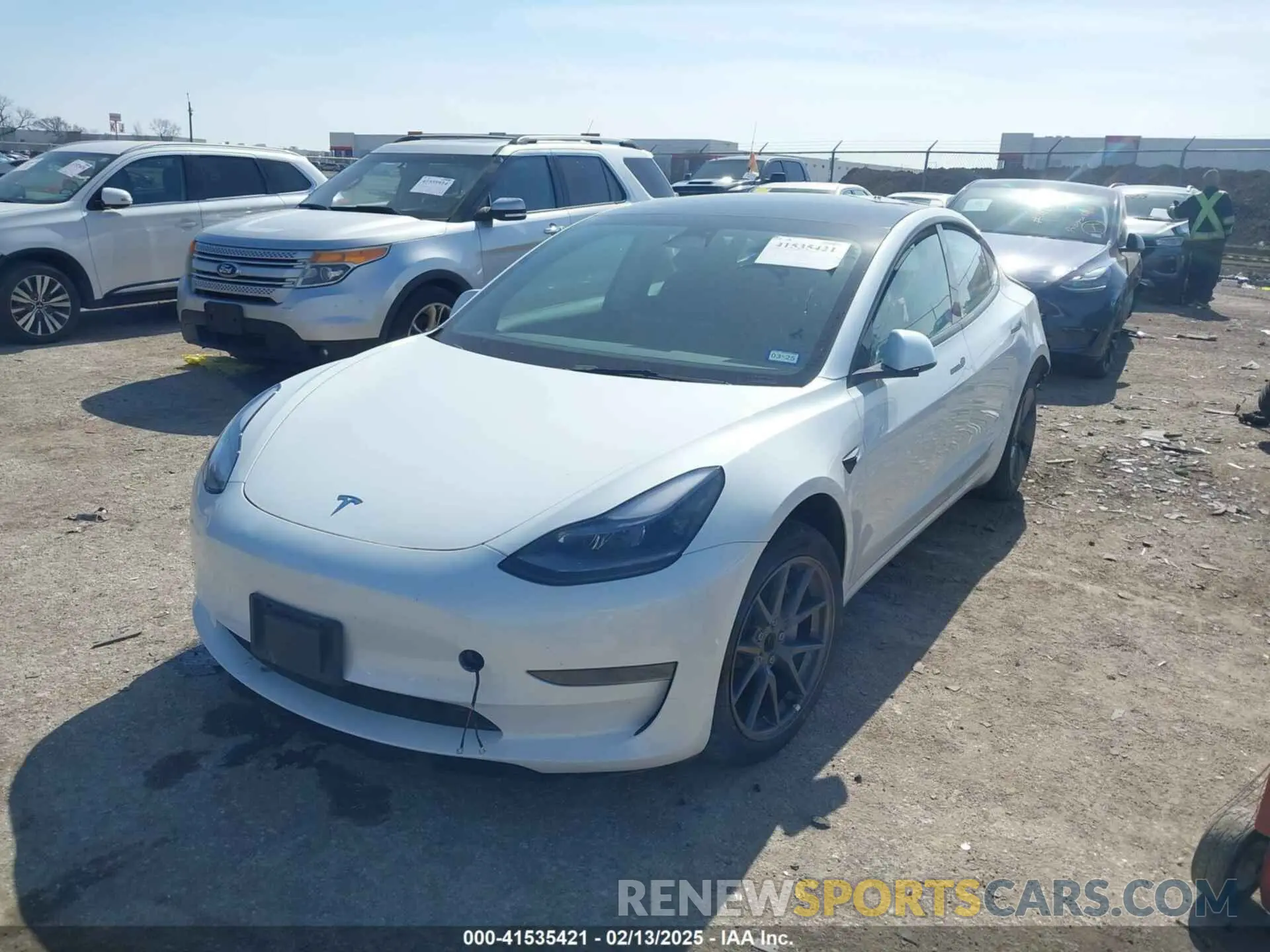 2 fotografías del automóvil dañado 5YJ3E1EAXPF505951 TESLA MODEL 3 2023