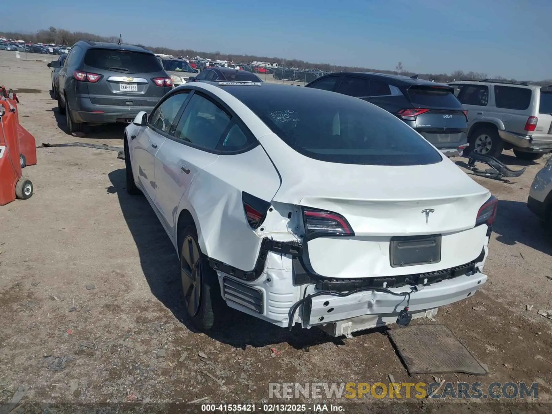 3 fotografías del automóvil dañado 5YJ3E1EAXPF505951 TESLA MODEL 3 2023
