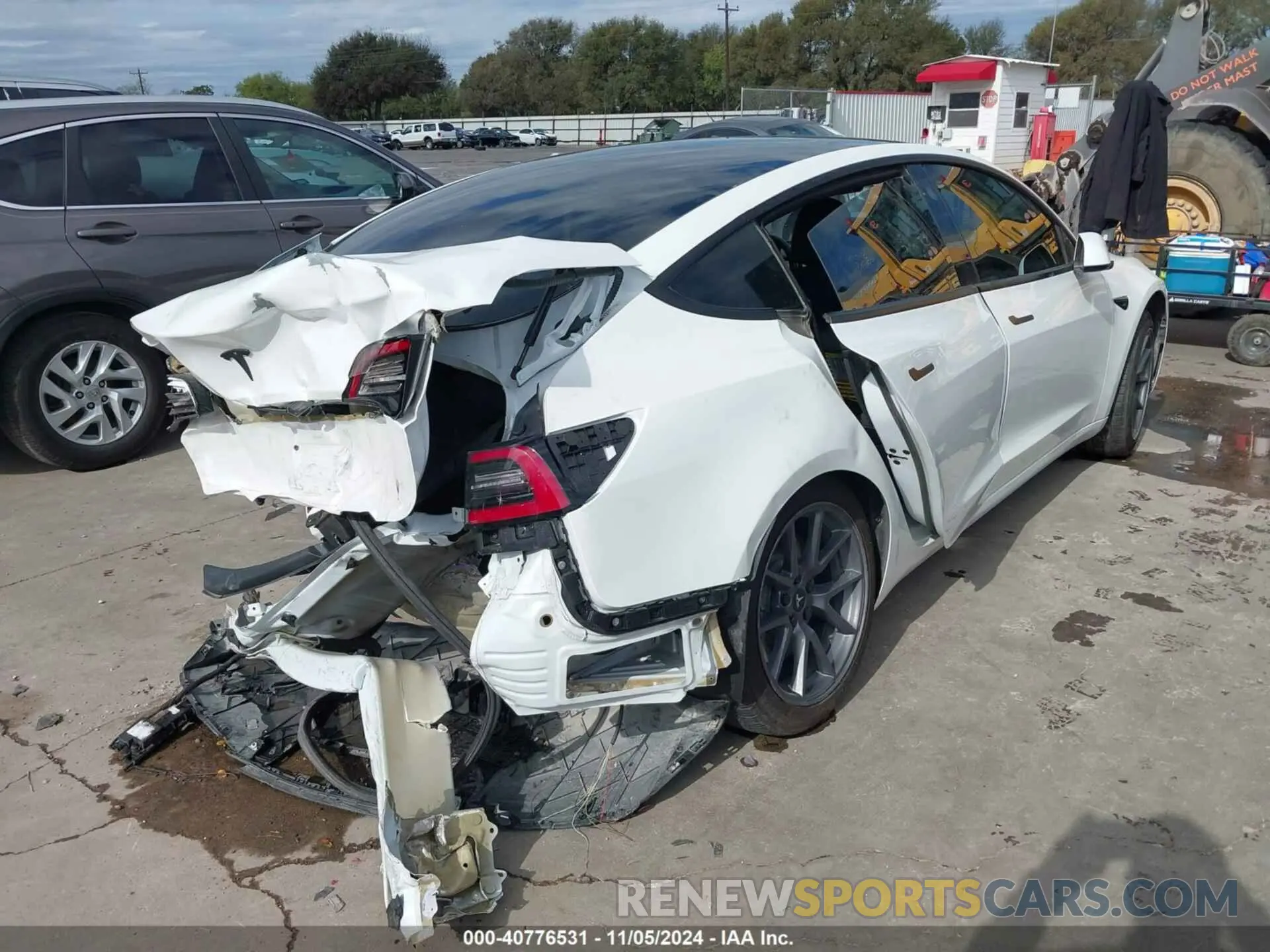 4 fotografías del automóvil dañado 5YJ3E1EAXPF568063 TESLA MODEL 3 2023