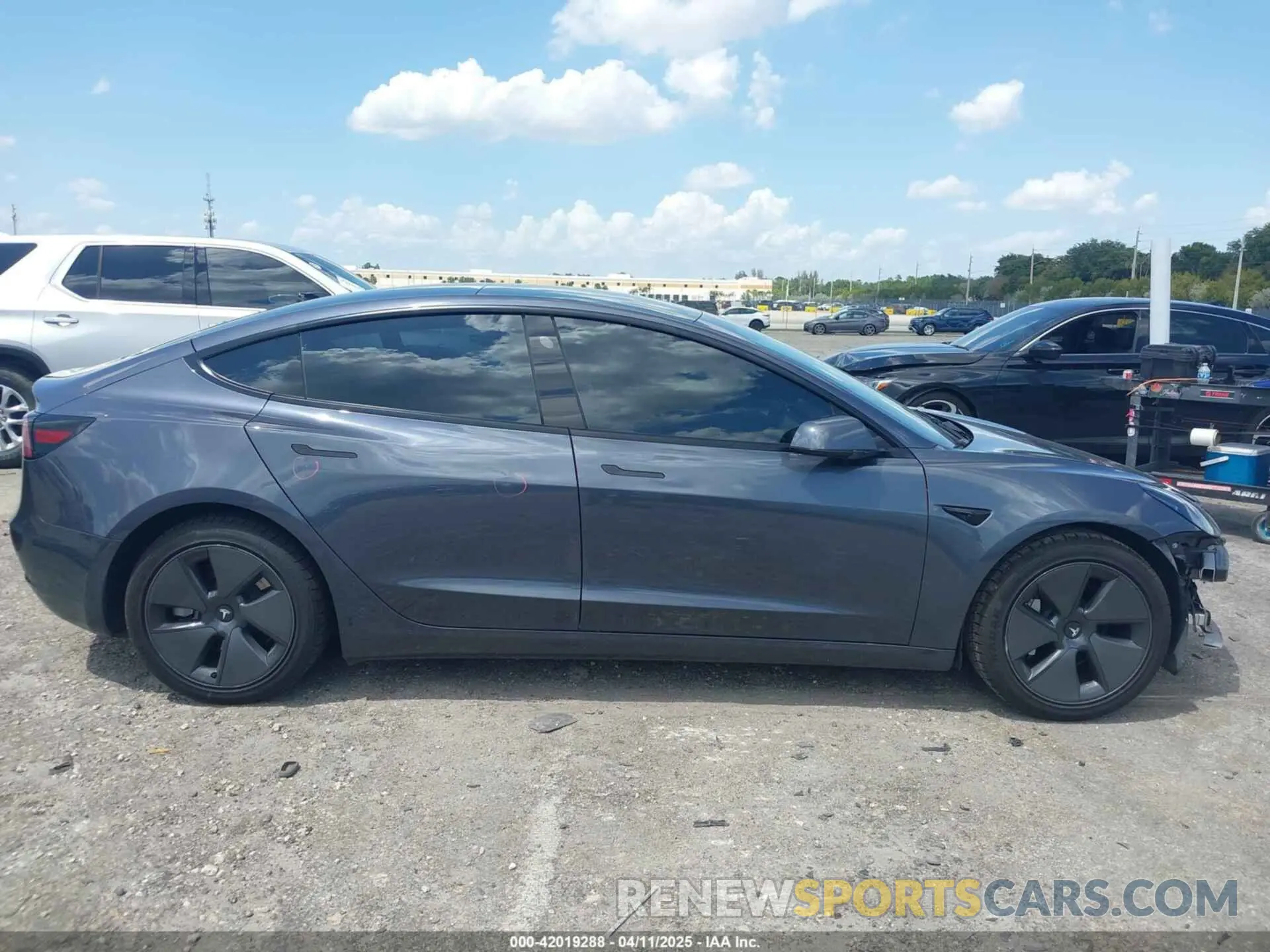 14 fotografías del automóvil dañado 5YJ3E1EAXPF575448 TESLA MODEL 3 2023
