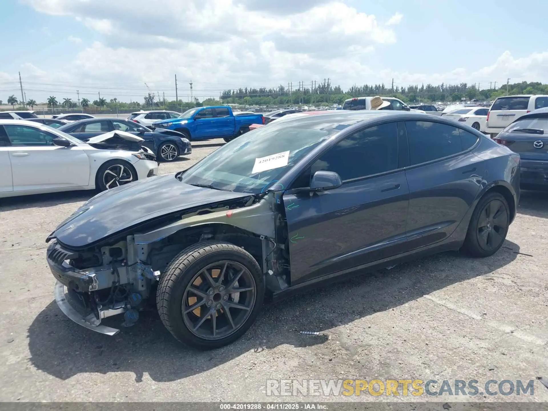 2 fotografías del automóvil dañado 5YJ3E1EAXPF575448 TESLA MODEL 3 2023