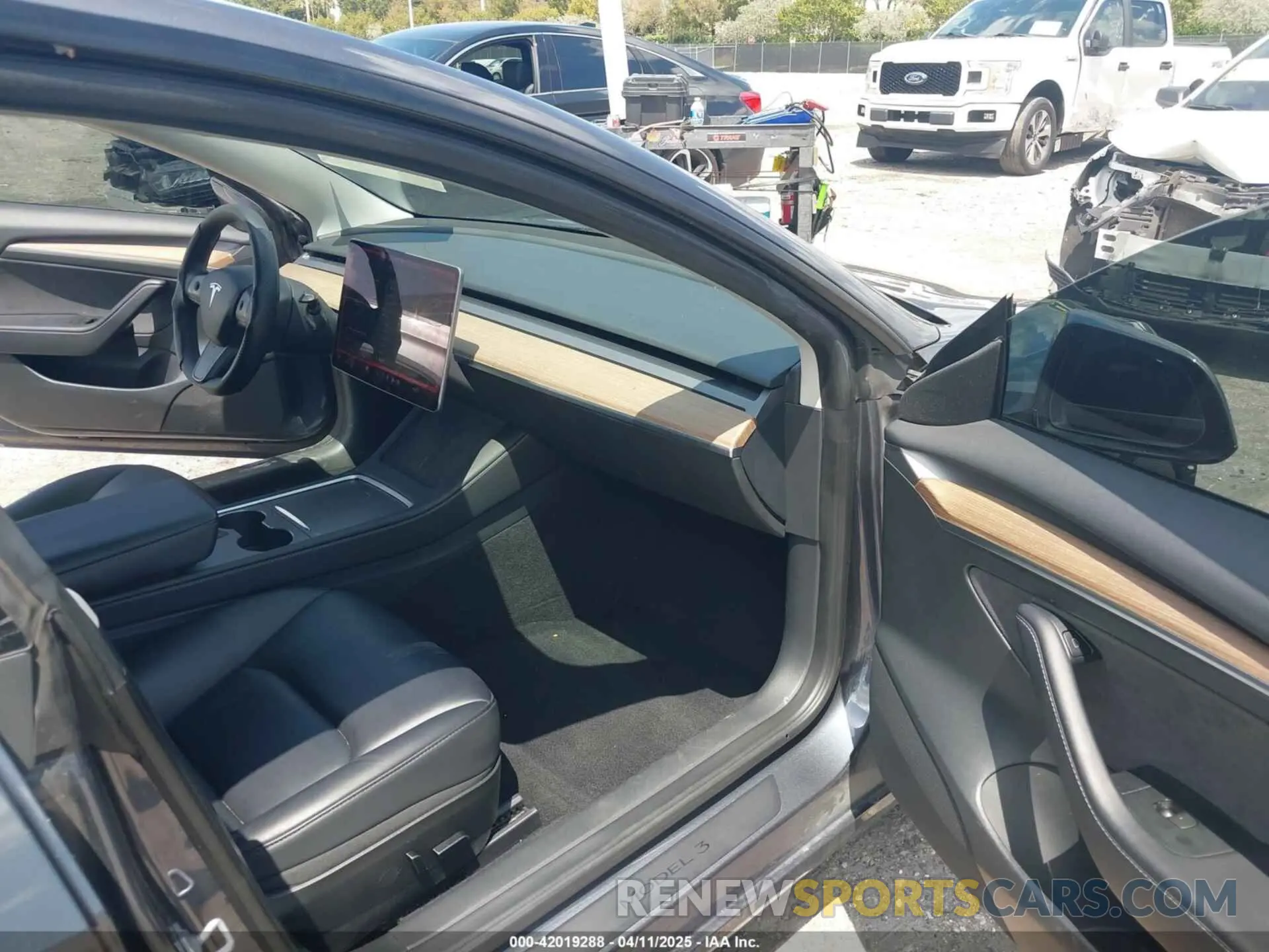 5 fotografías del automóvil dañado 5YJ3E1EAXPF575448 TESLA MODEL 3 2023